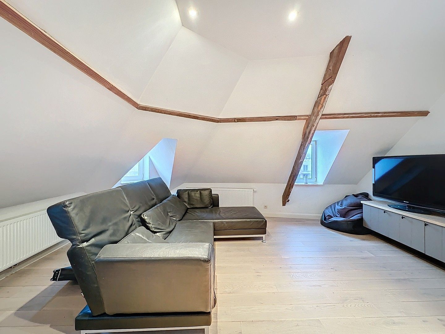 Zeer groot duplex appartement met zonneterras. foto 6