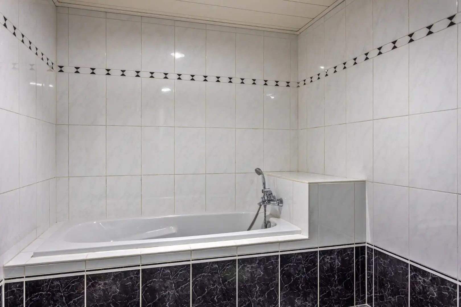 Onderkelderde woning met 4 slpks op 899 m² in een doodlopende straat te OLV Olen ! foto 20