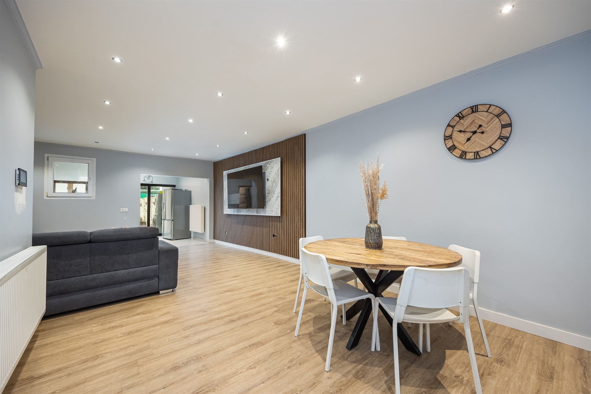 Op te frissen woning met 4 slpk en Z-tuin foto 9