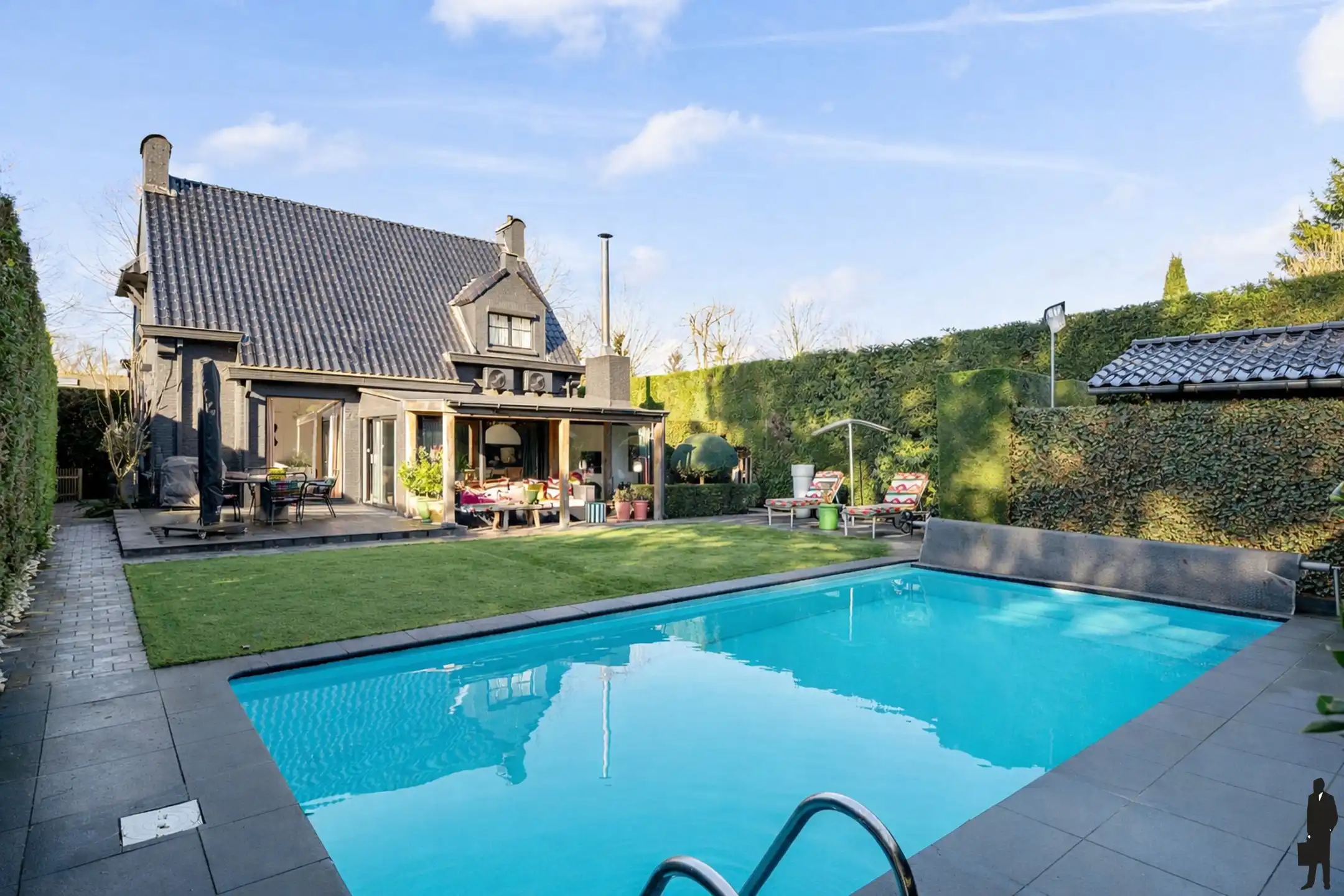 Vrijstaande woning met zwembad in de begeerde St Lucaswijk! foto 10