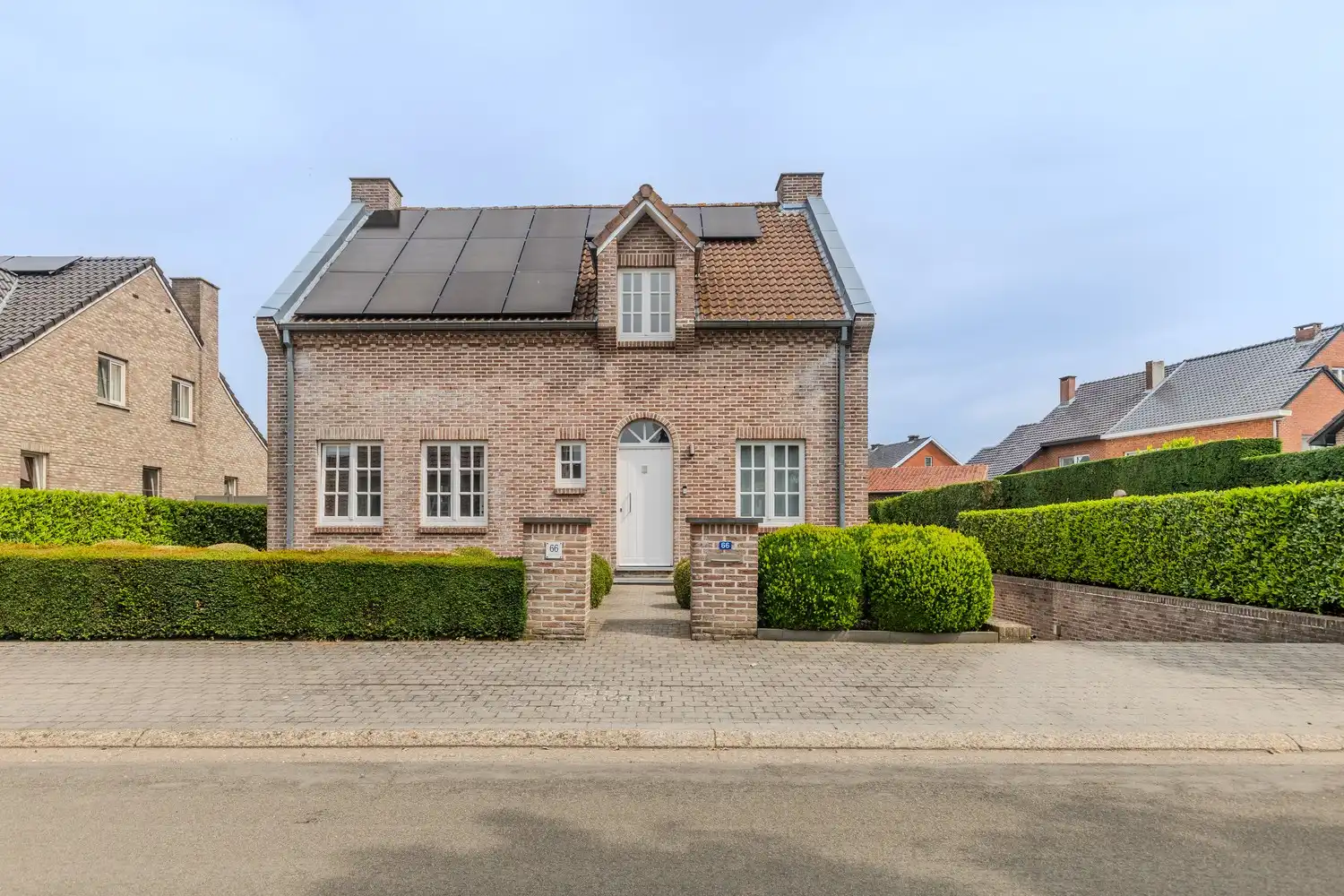 Verzorgde, instapklare woning met 3 slaapkamers én 2 badkamers in het gezellige Mopertingen, Bilzen-Hoeselt. foto 4