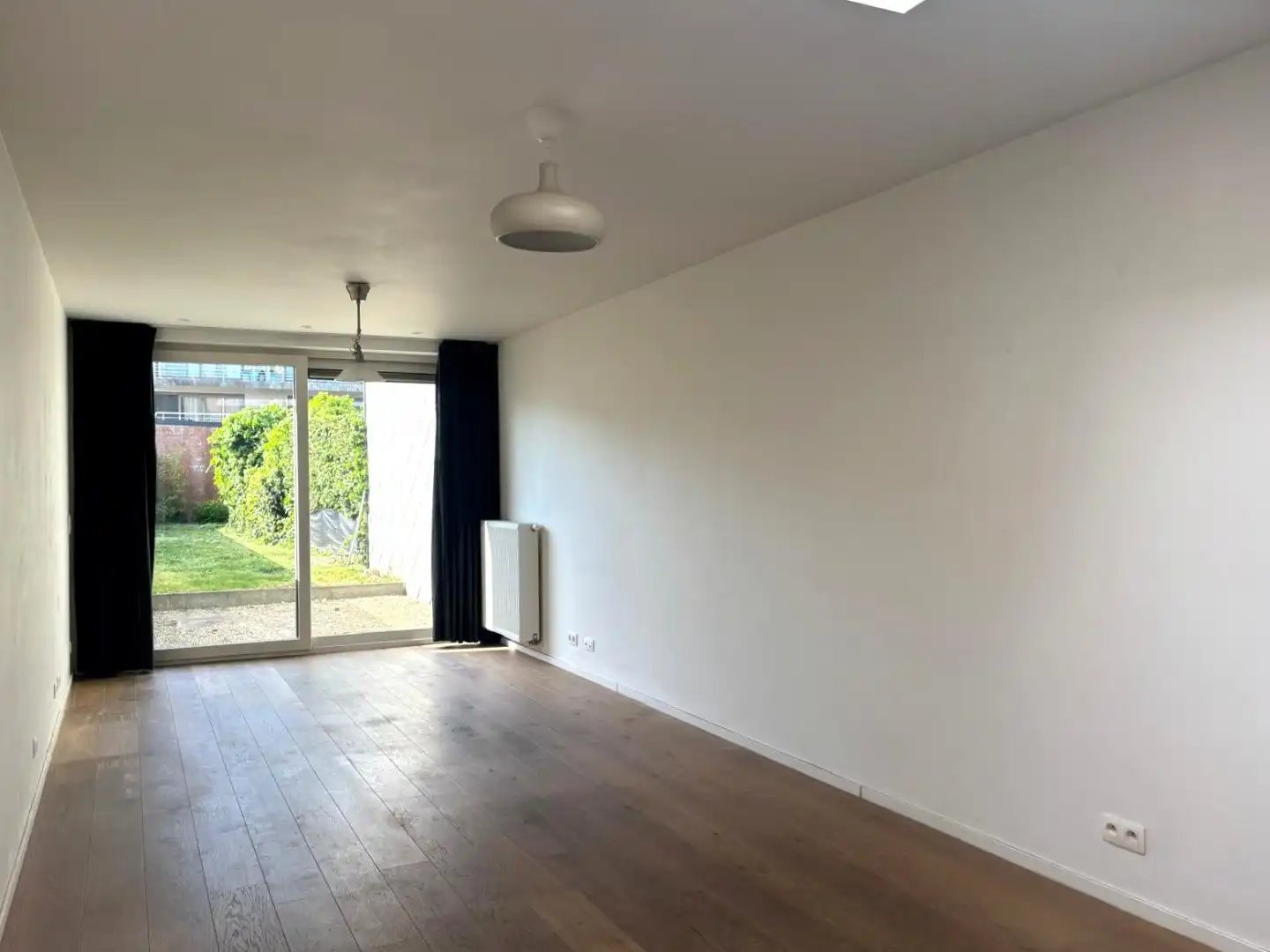 LEUKE RIJWONING MET 3 SLPKS EN TUIN NABIJ R8 foto 3