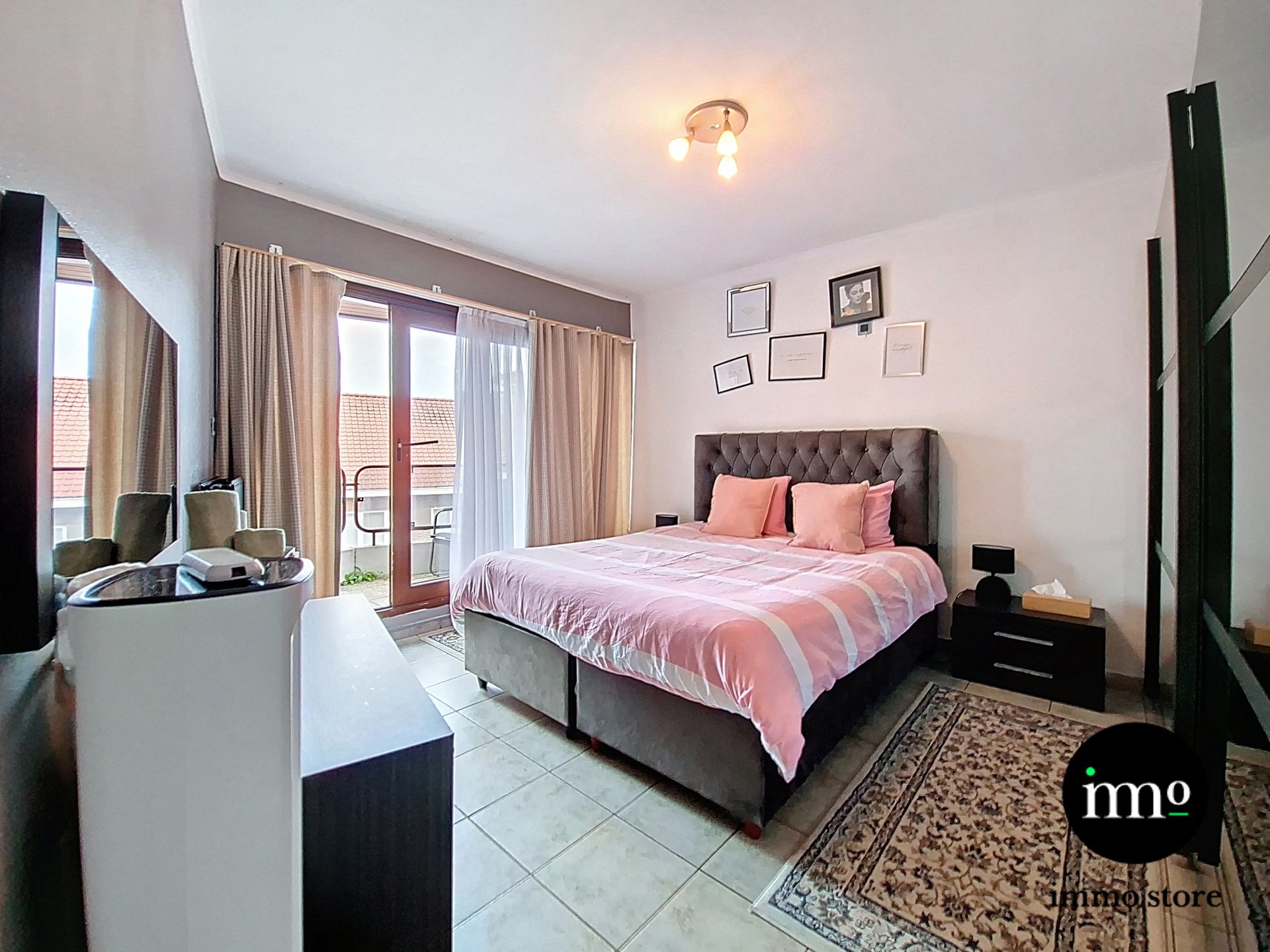 Ruim appartement met 3 slaapkamers en 2 terrassen foto 6