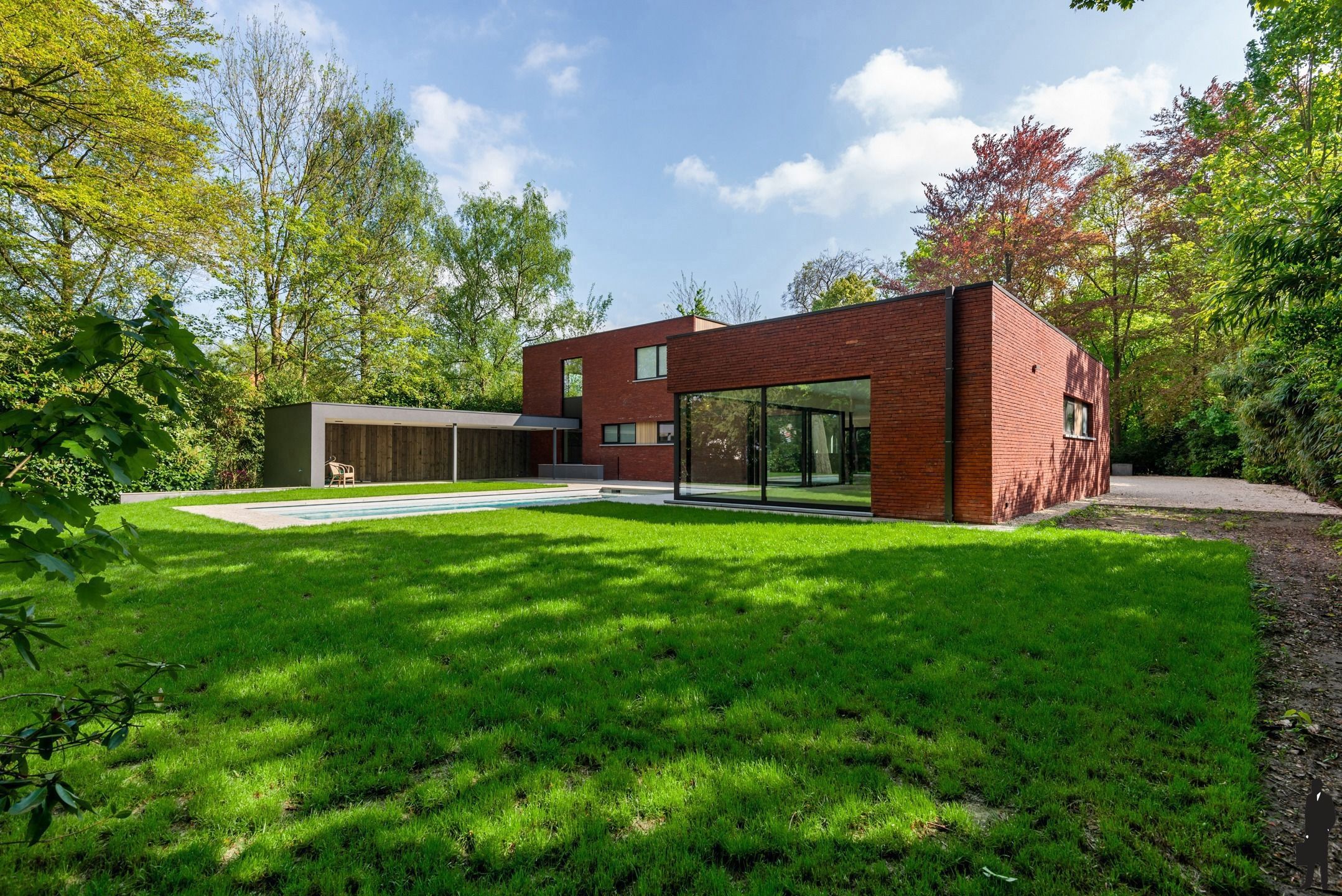 Energiezuinige woning met prachtige parktuin foto 2