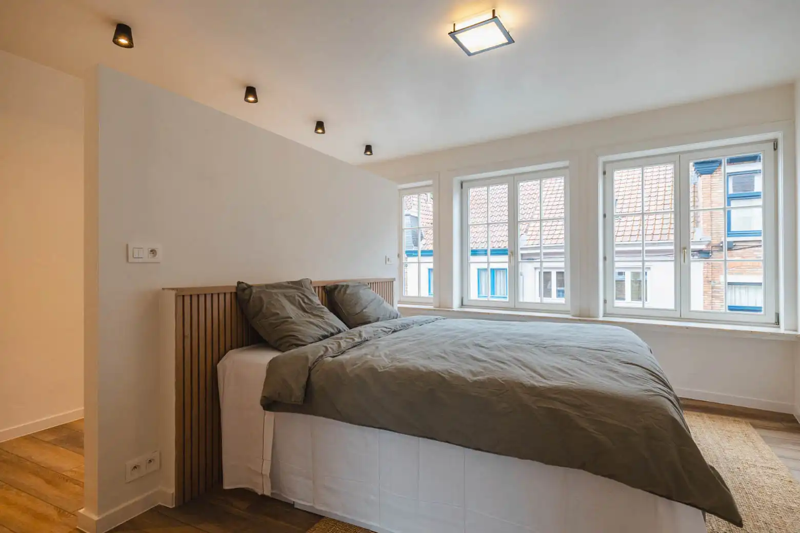 exclusief gerenoveerde herenwoning met garage, zonnige stadstuin en terrassen in het historische hart van Brugge foto 25