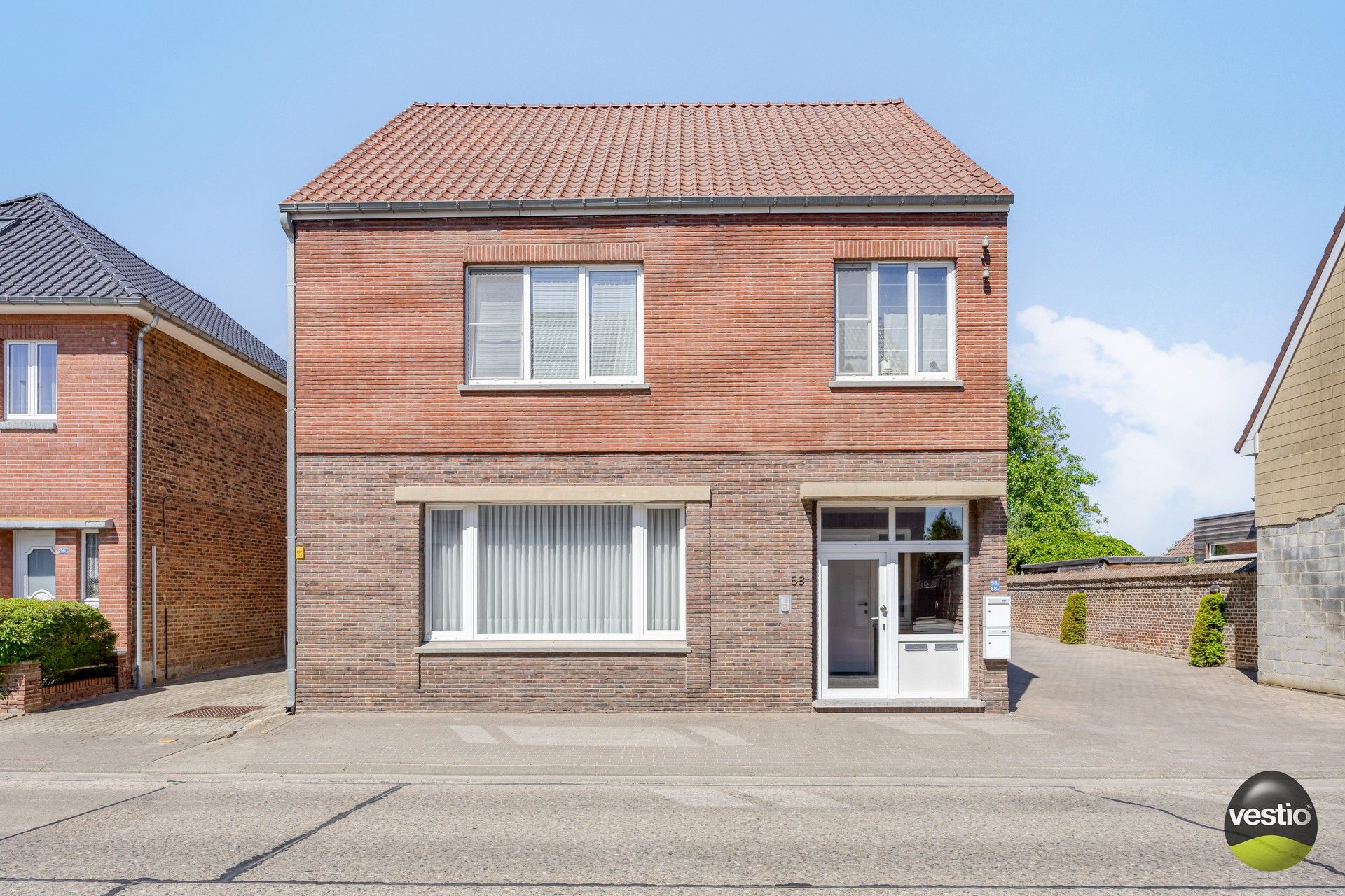Unieke eigendom met woning, 3 appartementen, weilanden en schuren foto 18