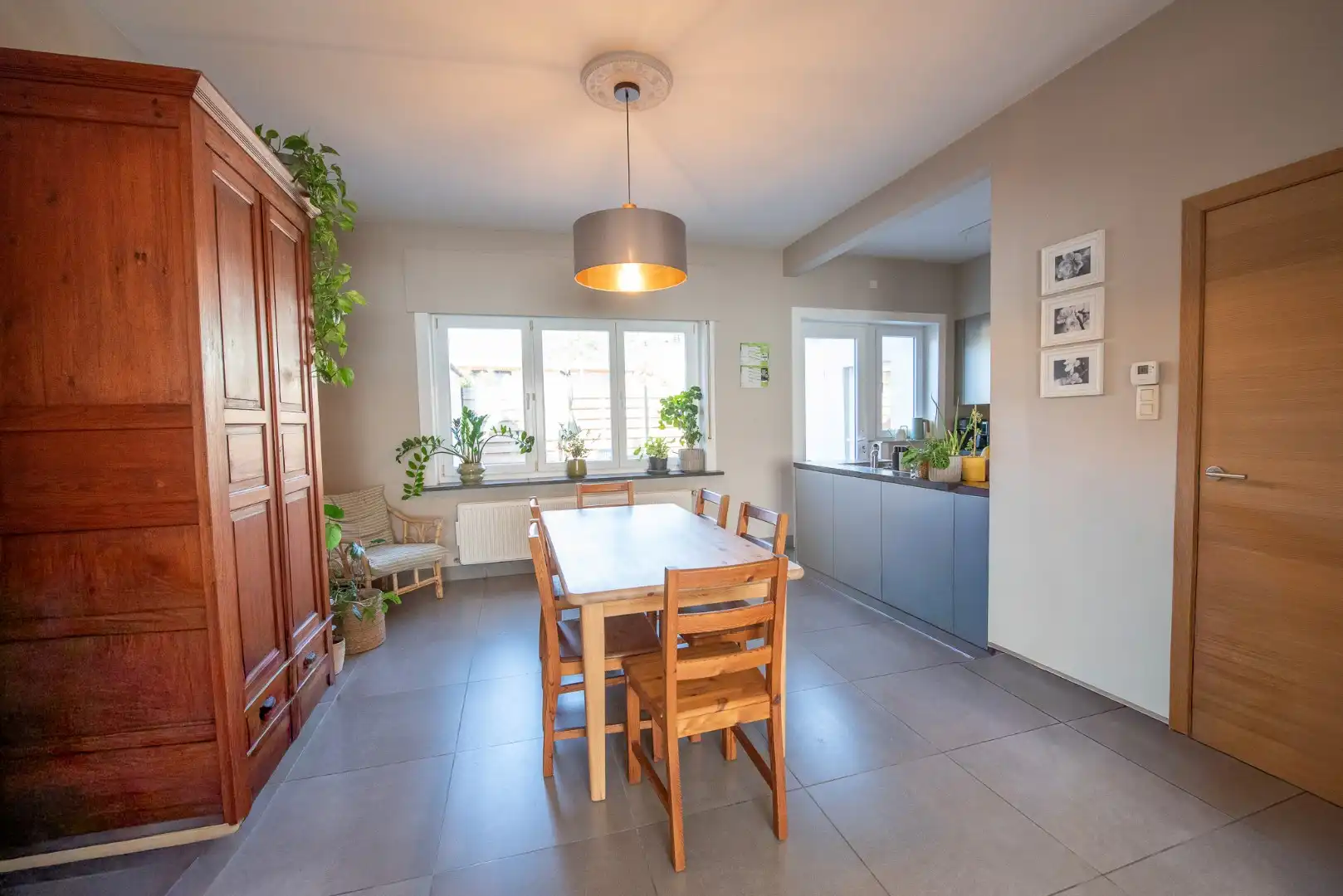 Charmante en goed onderhouden woning te huur nabij station van Waregem foto 4