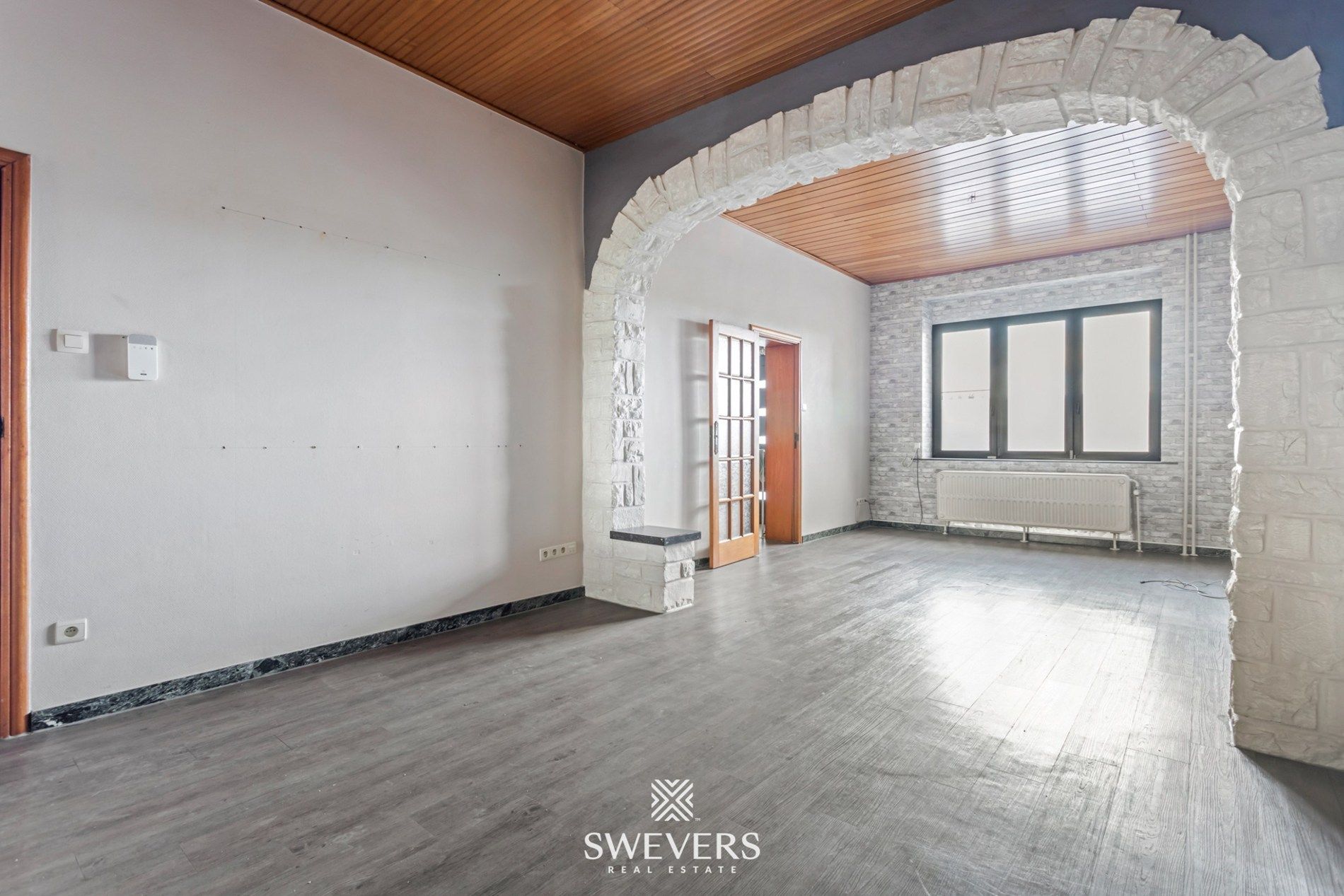 Ideale gezinswoning, instapklaar met ruime tuin en bouwgrond foto 6