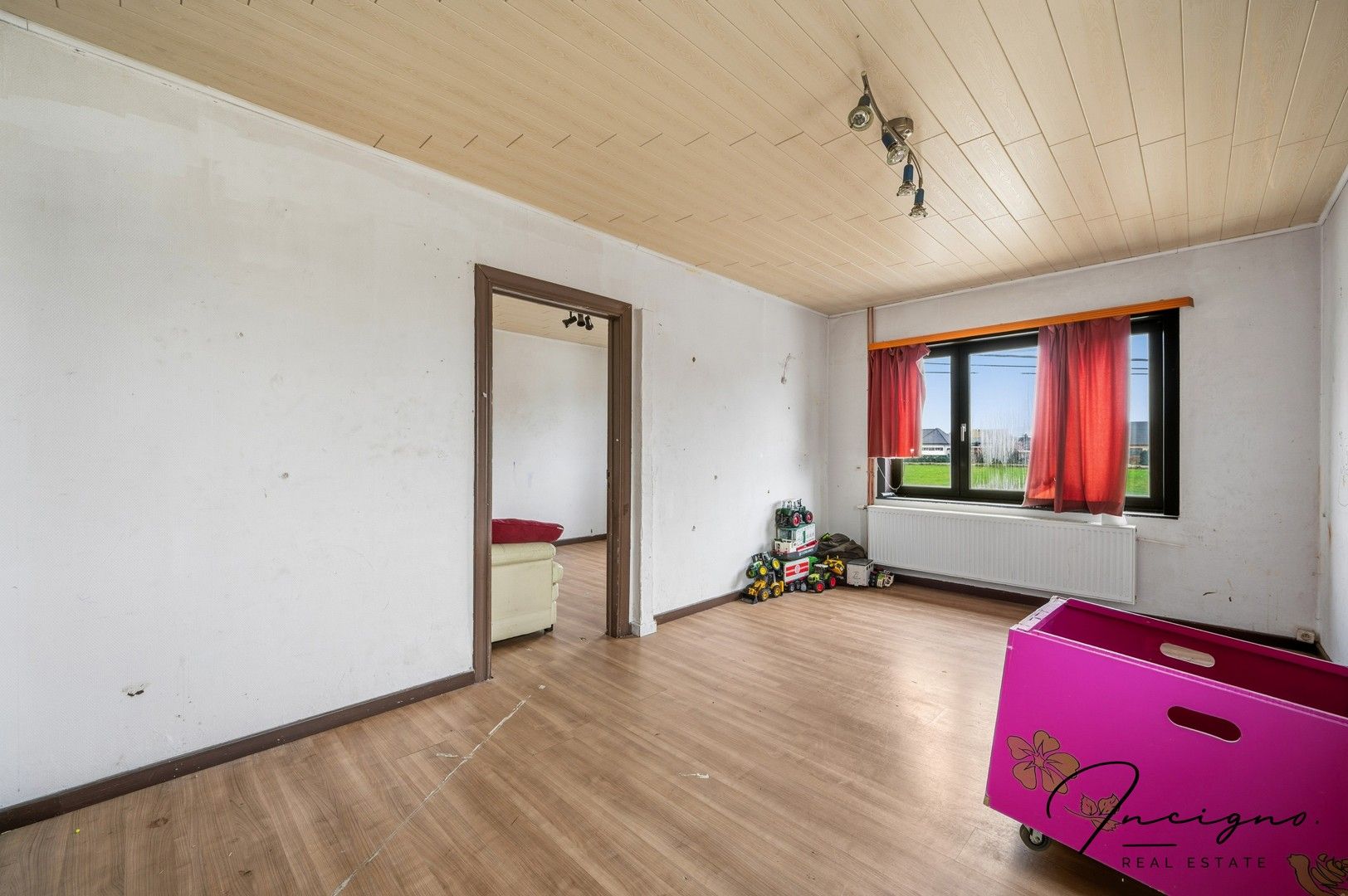 Handelspand met woonst met uitstekende visibiliteit foto 11