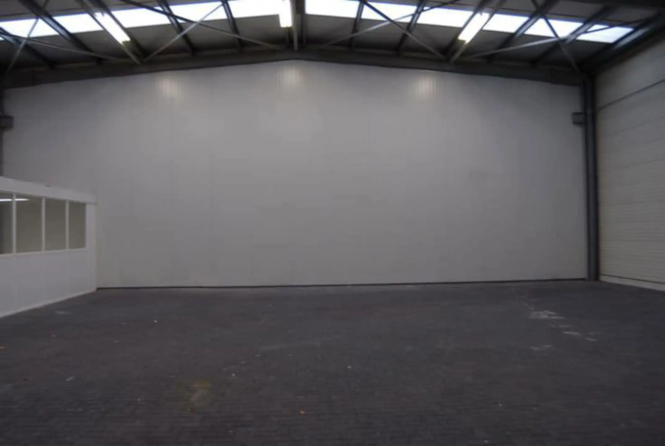 BEDRIJFSGEBOUW VAN 300M² foto 7