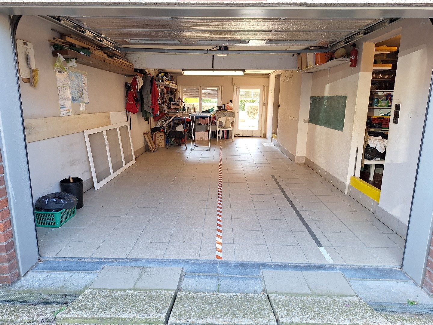 Goed onderhouden gezinswoning met garage en tuin foto 3