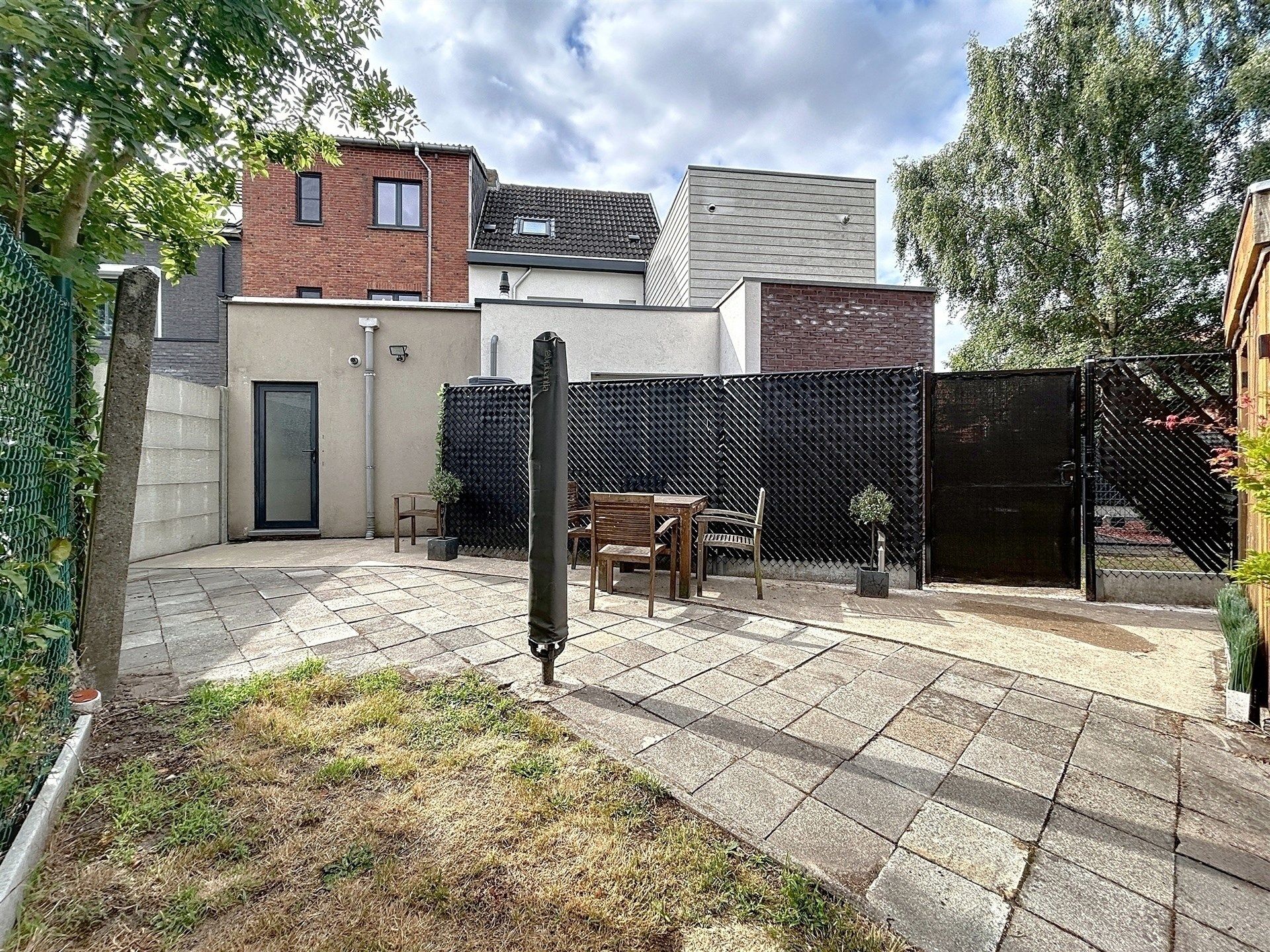 instapklare gezinswoning met 4 slaapkamers en prachtige tuin op perceel van 200m²  foto 21