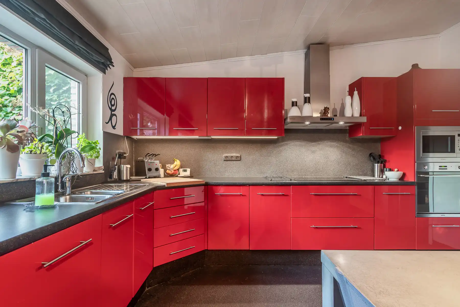 Woning met 3 slaapkamrs, inpandige garage en Z-gerichte tuin foto 12