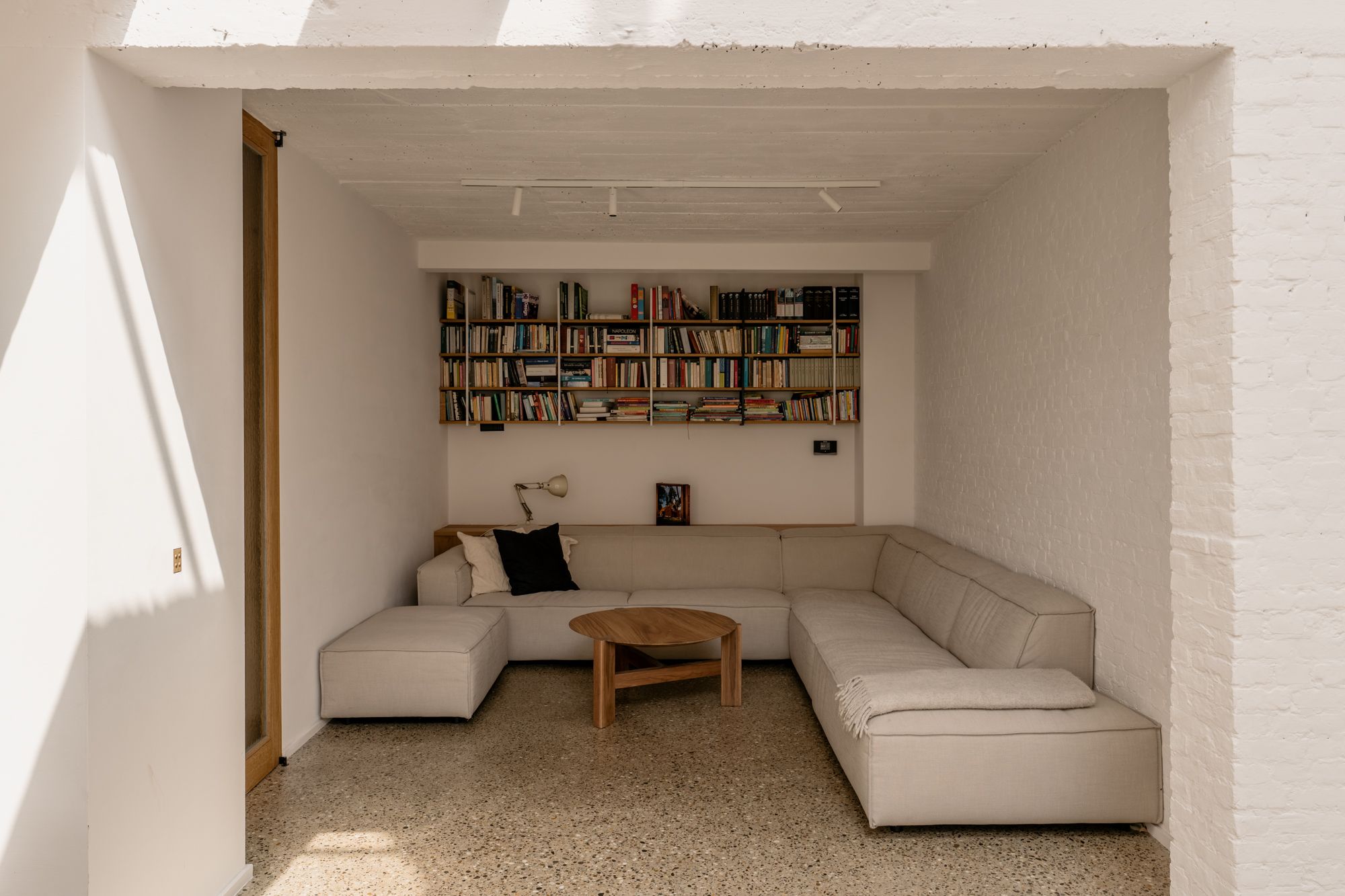 Magnifiek gerenoveerde woning met bostuin nabij het Moorkensplein foto 2
