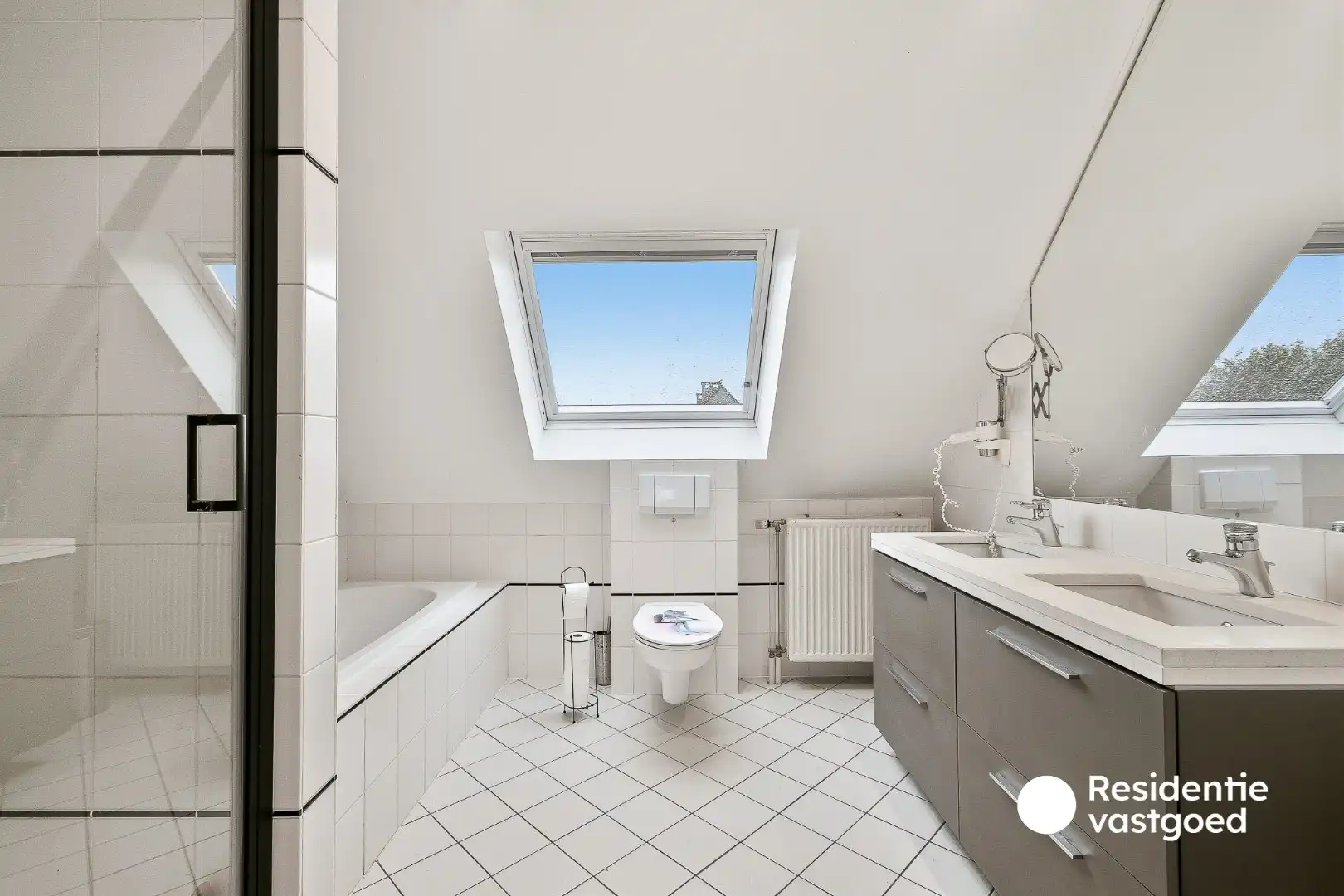 Rustig gelegen villa met verwarmd zwembad en ruime tuin foto 19