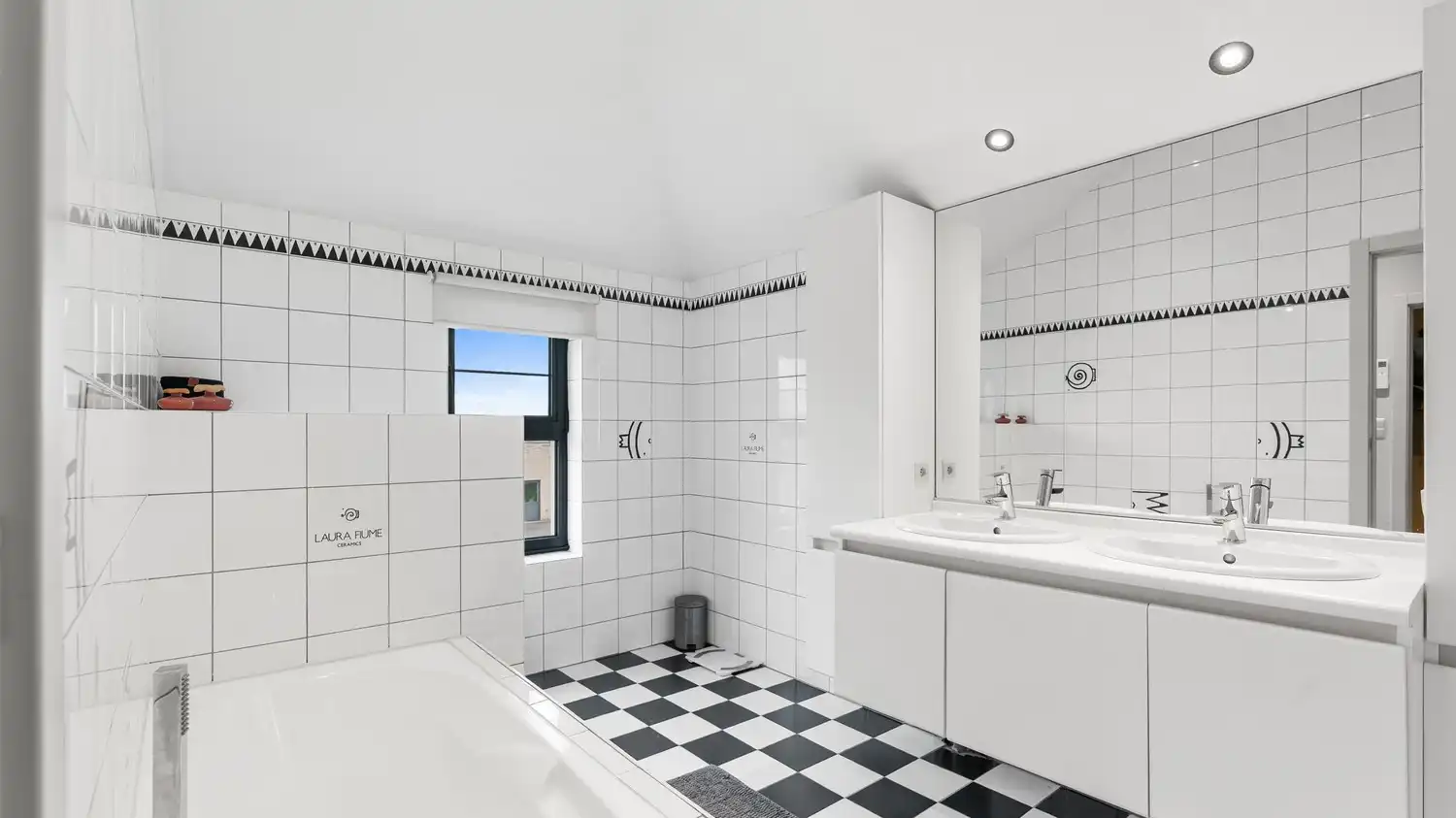 Instapklare woning met 3 slaapkamers en zeer grote tuin foto 15