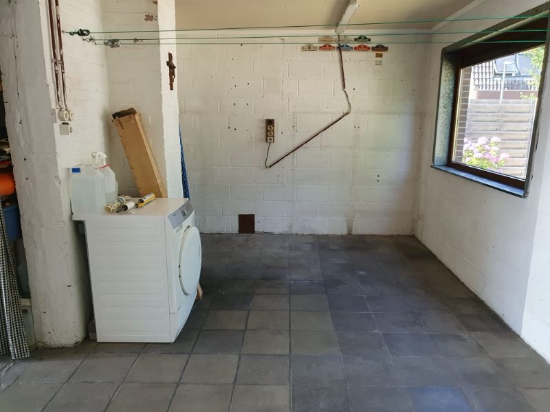 Rustig gelegen, halfopen woning met 3 slpks, tuin en ruime garage op wandelafstand van de Leie en de Zavelput. Energielabel D, zonnepanelen... foto 11