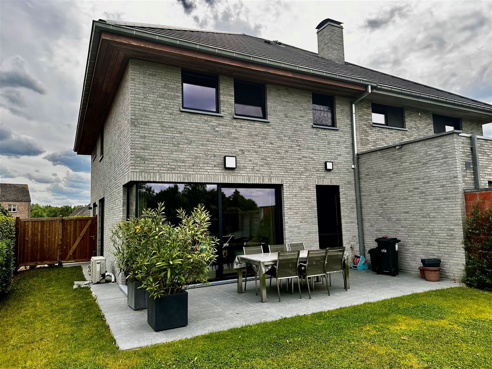 Halfopen nieuwbouwwoning te huur in Ouwegem foto 2