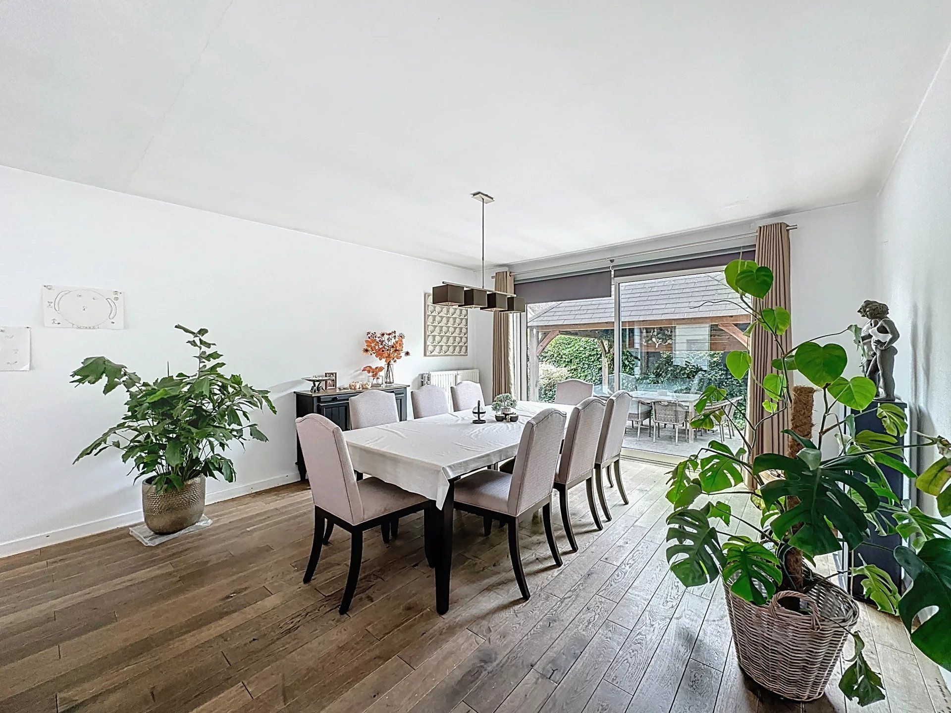 Laagbouwwoning met 3 slaapkamers nabij het centrum eventueel gemeubeld te huur foto 3