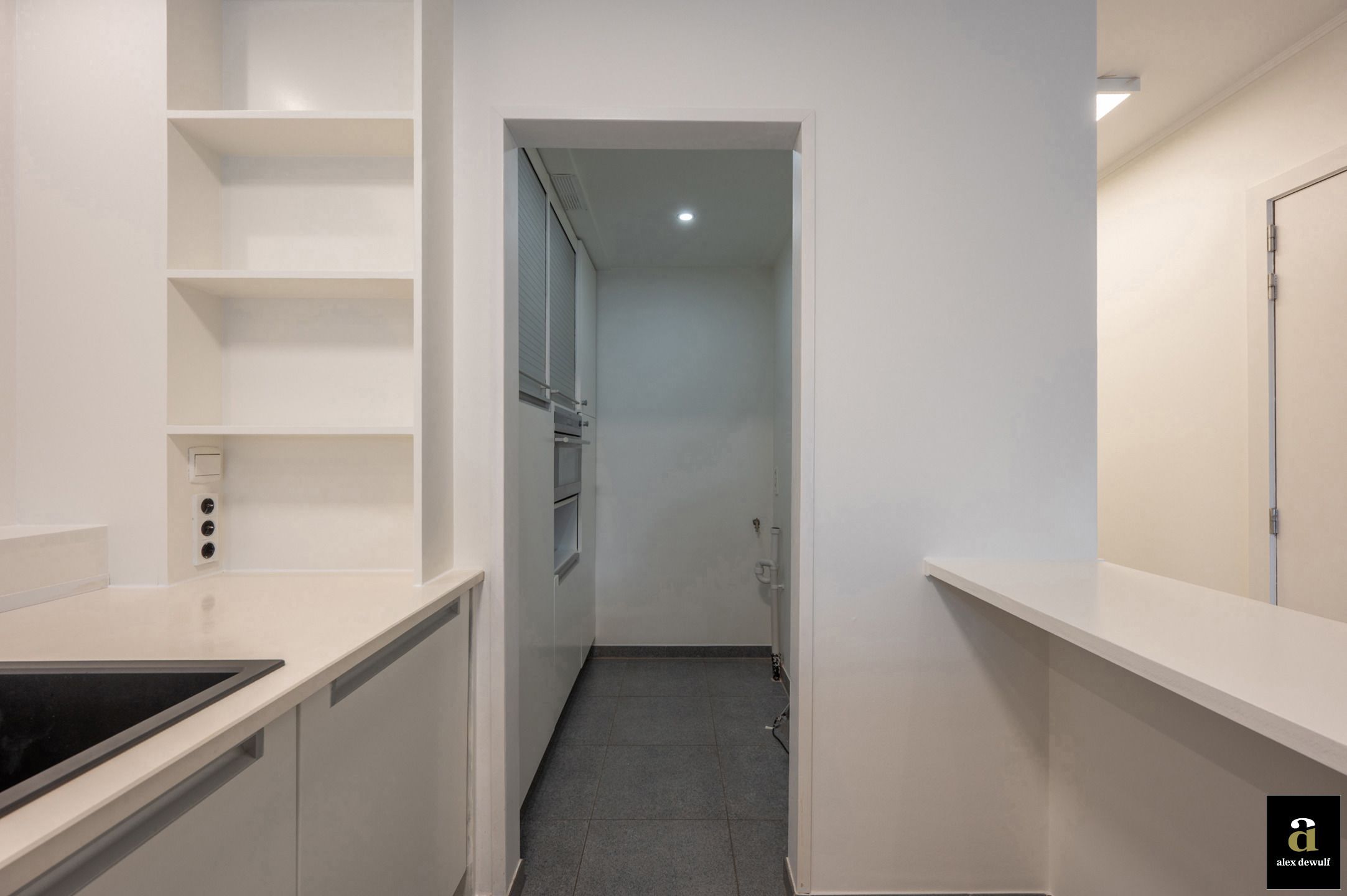 Ruim 2-slaapkamerappartement met westgericht terras op de Lippenslaan foto 7