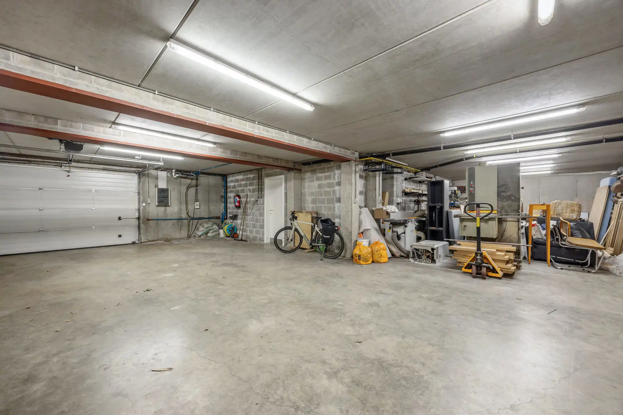Centrale residentie met handelsruimte te Bilzen foto 49