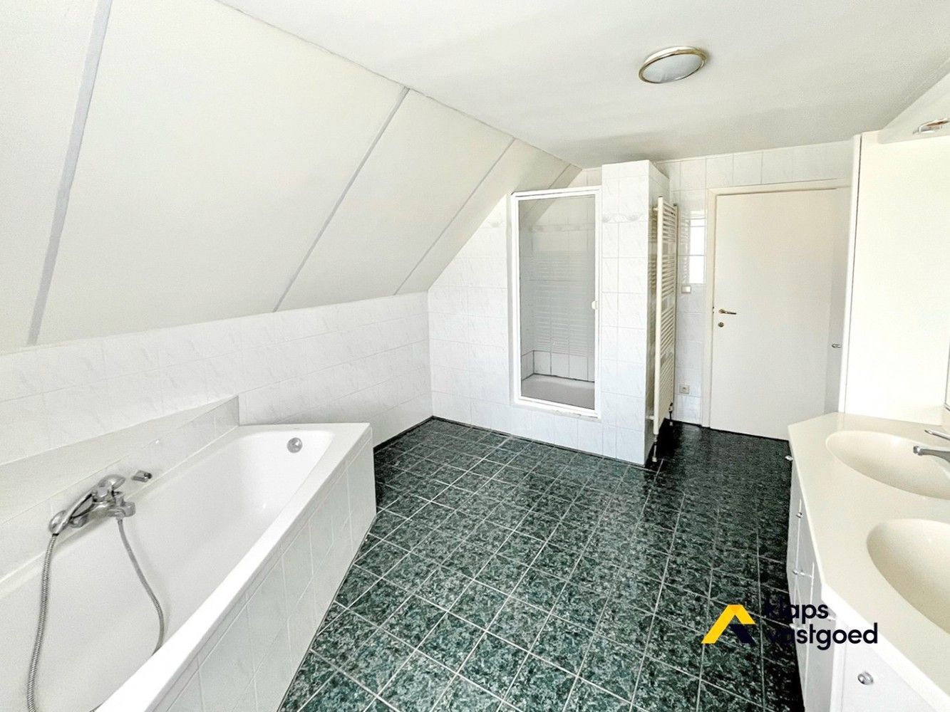 Riant wonen in een residentiële omgeving nabij het centrum van Bree. foto 16