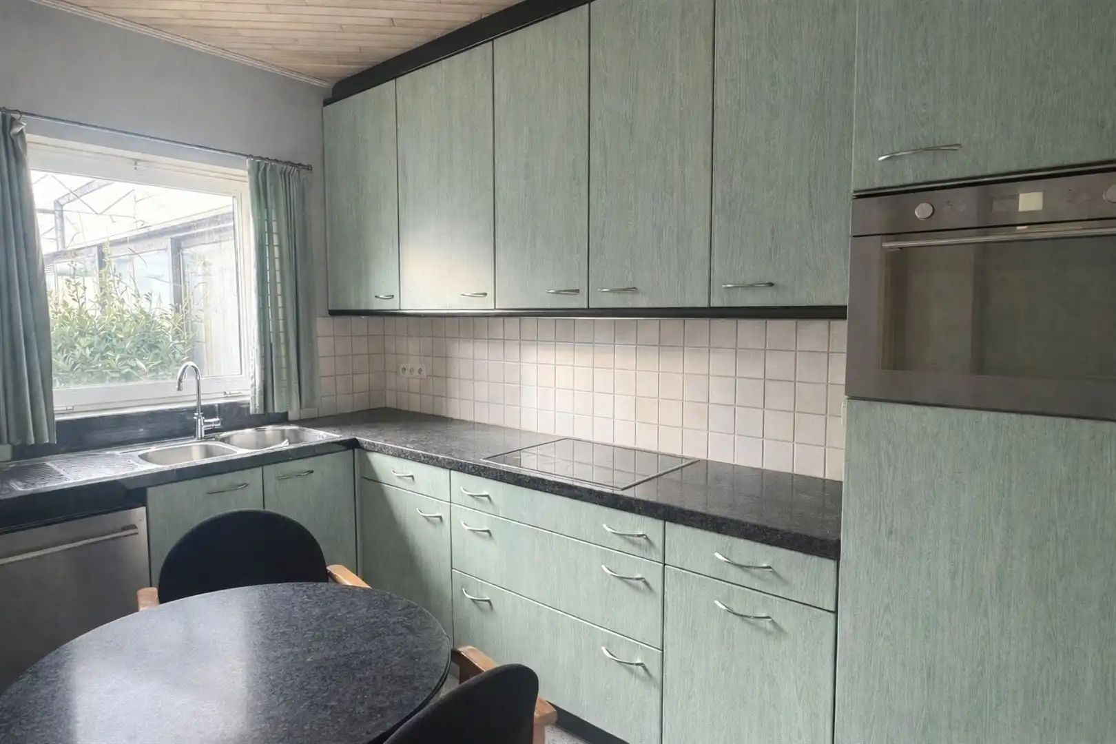 Lichtrijke polyvalente handelsruimte met tuin en terras foto 11