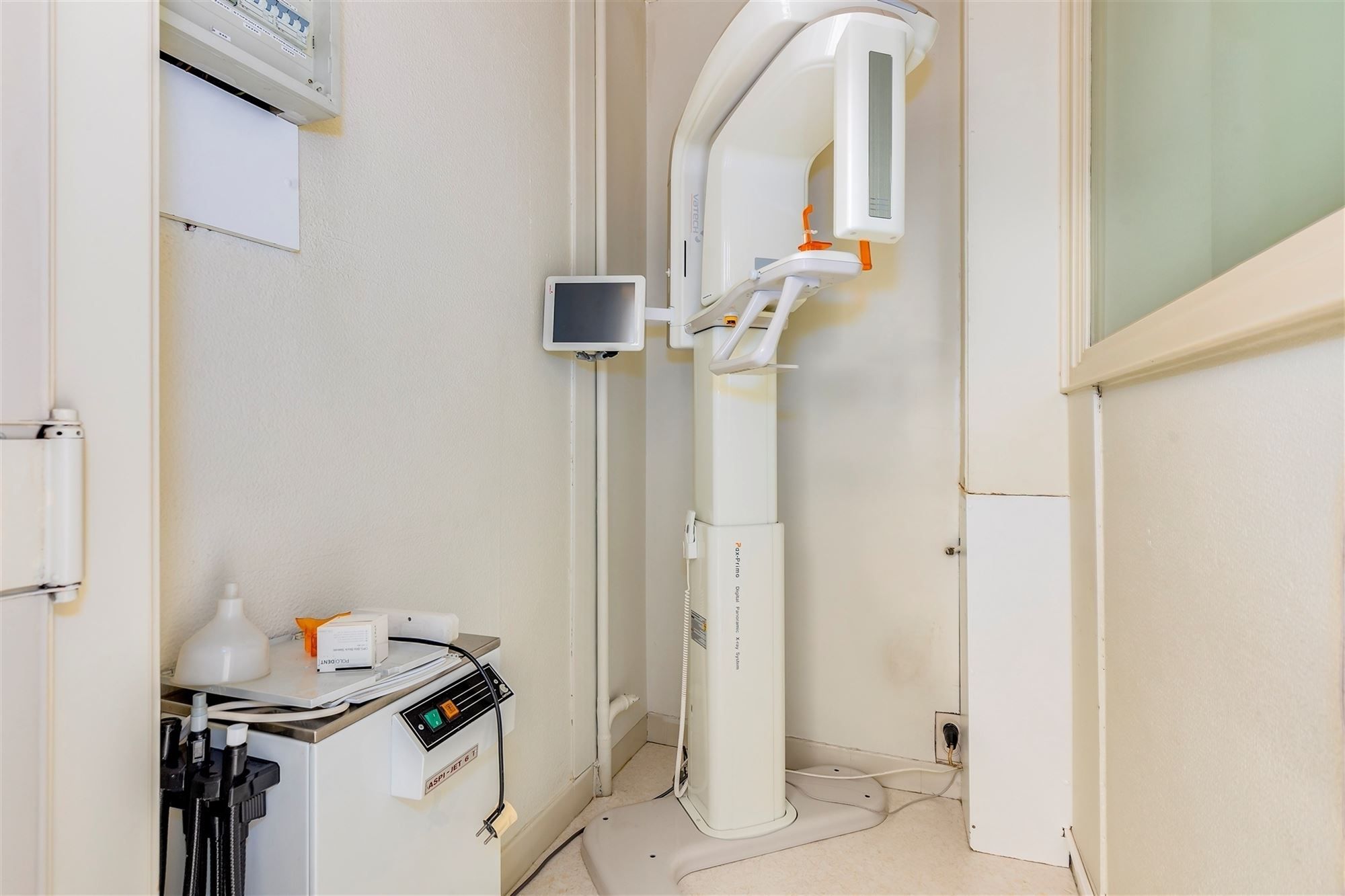Praktijkwoning met 6 - 7 slaapkamers en gezellige tuin foto 12