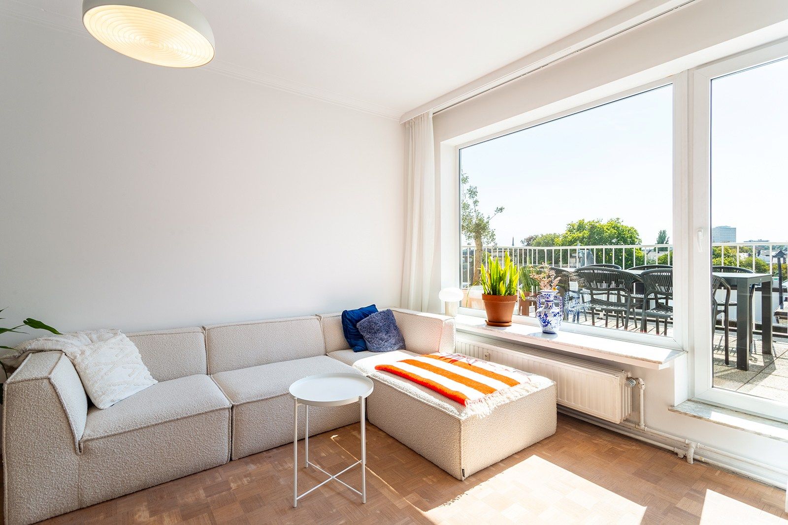 Instapklaar appartement met ruim terras  foto 6