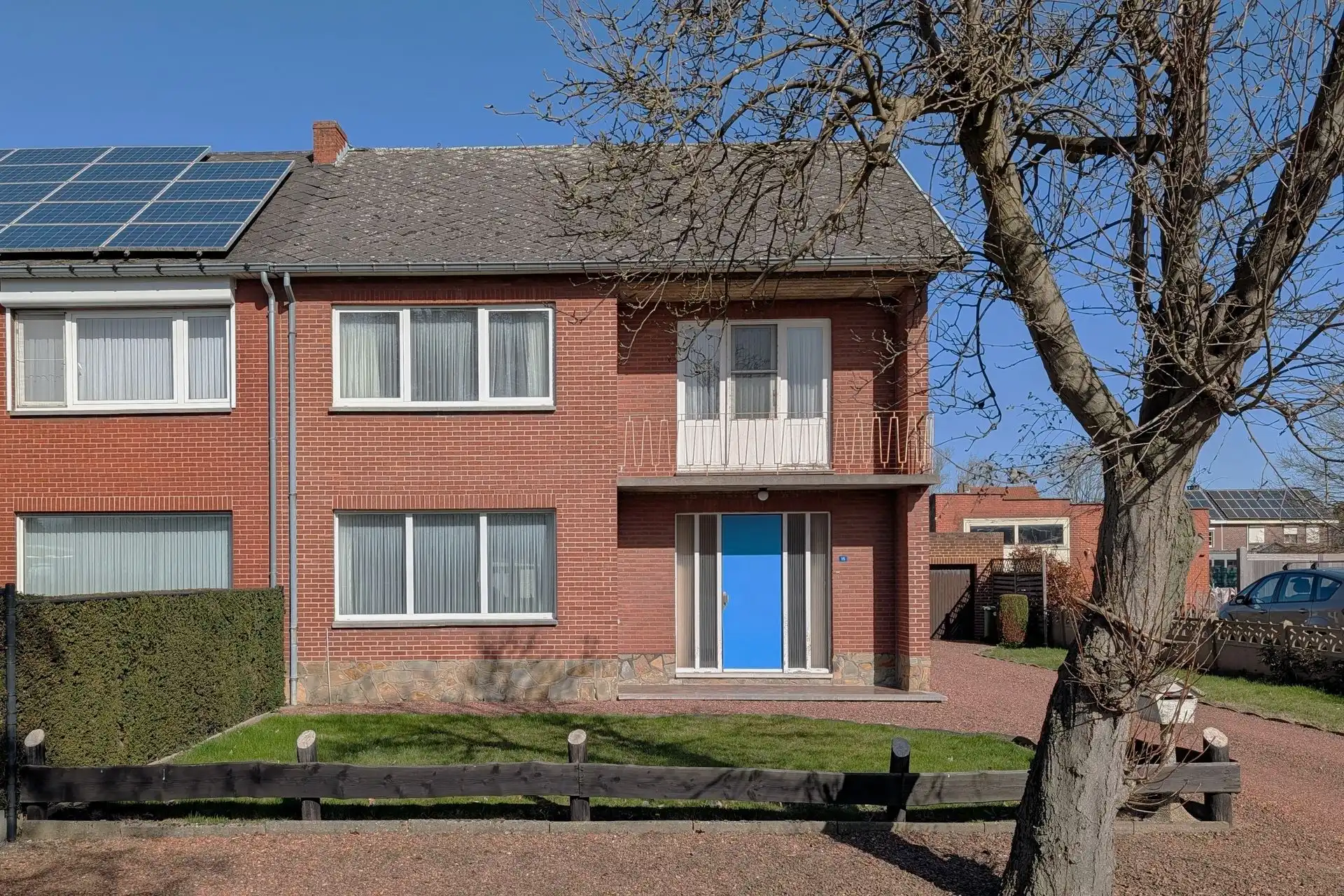 Op te frissen woning met 4 slpk. in rustige woonwijk te Rekem (Lanaken)  foto 2