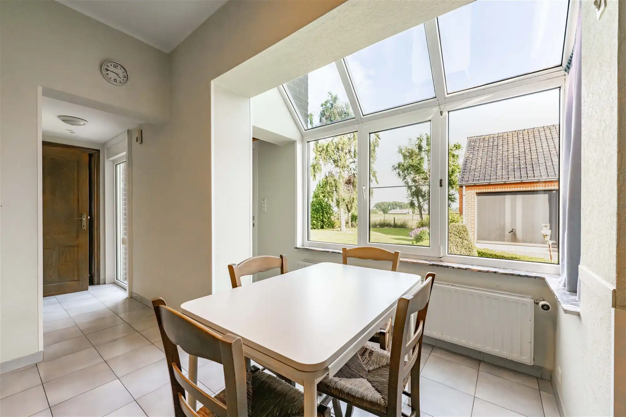 Woning met 4 slps, dubbele garage en zongerichte tuin foto 16