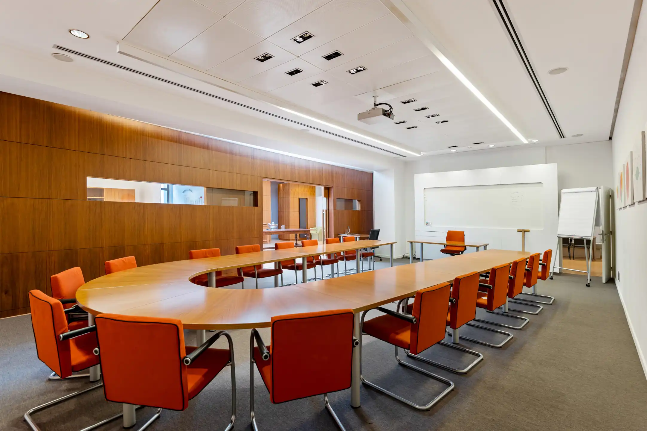 Instapklaar kantoorgebouw in het centrum van Antwerpen!  foto 28