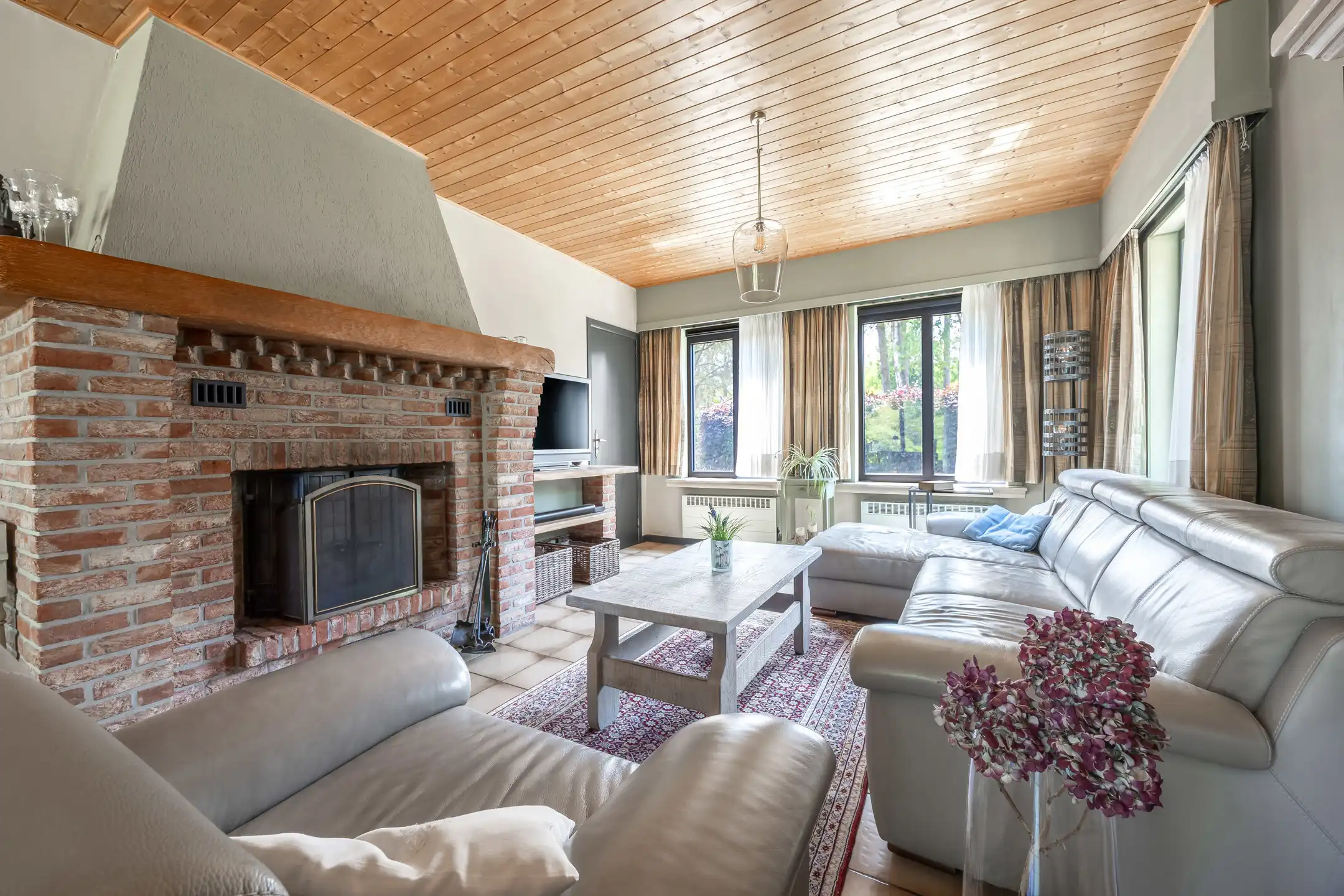 Charmante woning met uitzicht op blijvend groen foto 10