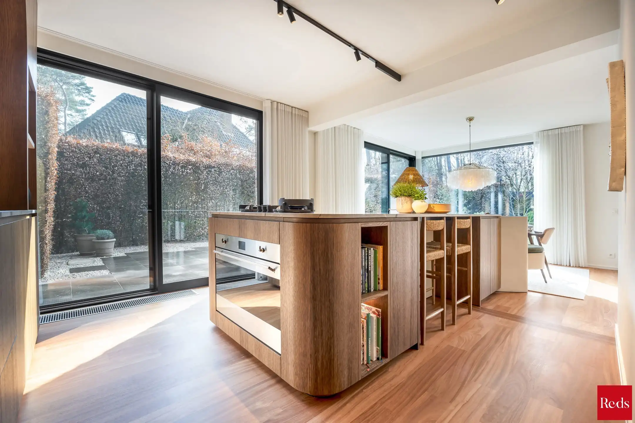 Architectenvilla met zwembad en ZW tuin in Hof Ter Linden foto 13