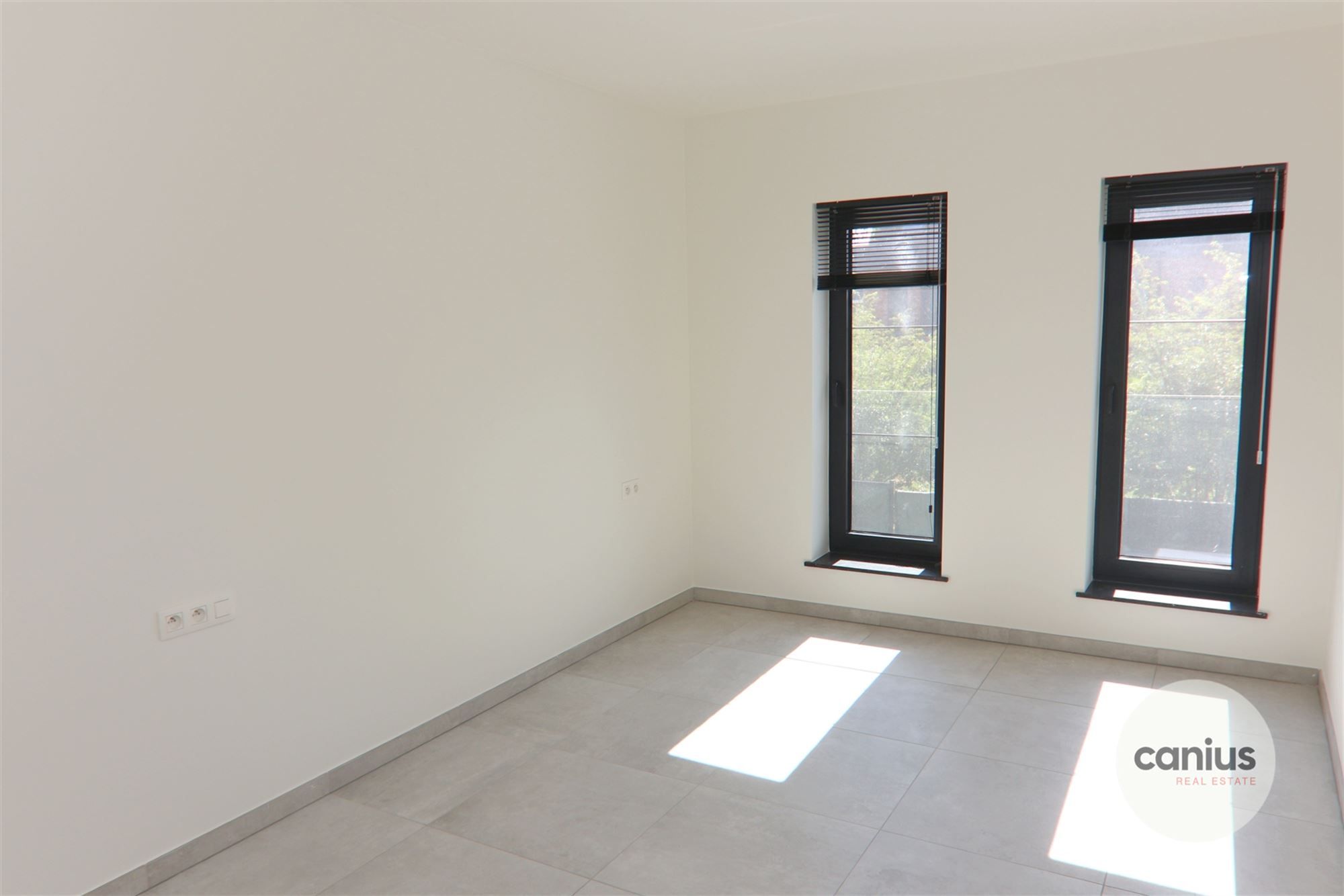 RUSTIG GELEGEN WONING MET 4 SLKS NABIJ HET STADSCENRUM foto 8