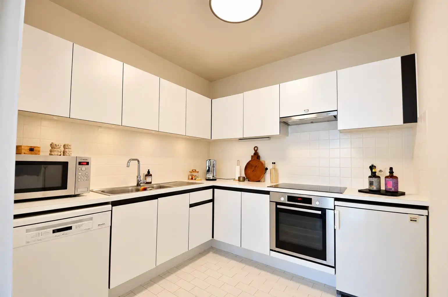 Zeer lichtrijk en instapklaar zuidgericht appartement met open zicht. foto 14