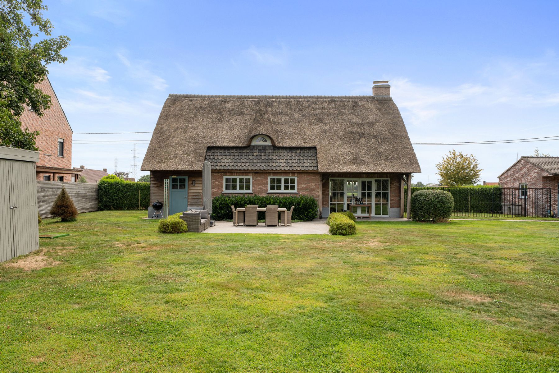 Exclusieve woning met klasse, ruimte en zicht op groen foto {{pictureIndex}}