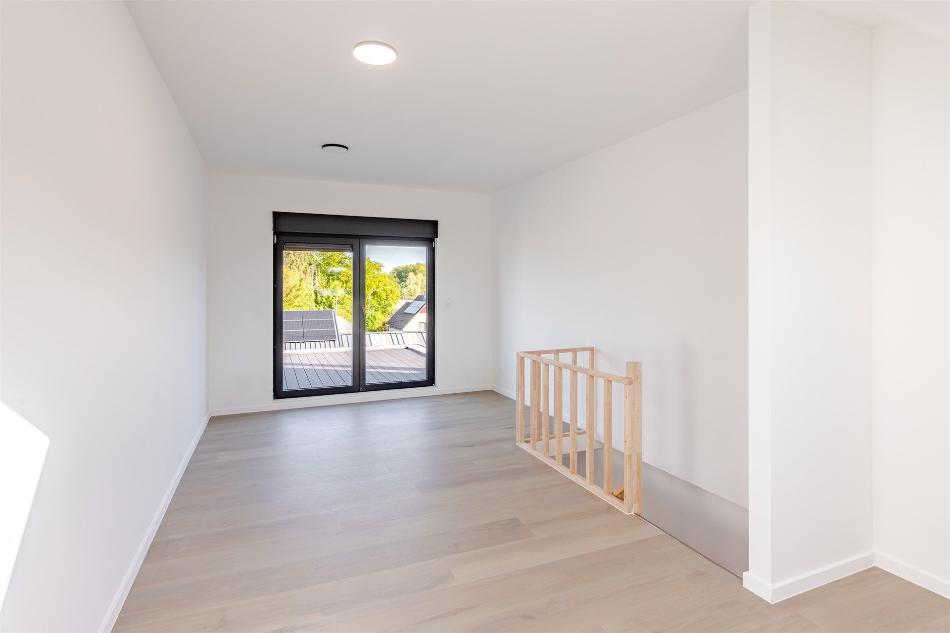 Top gerenoveerde woning met 3 slks en buitenruimte foto 18