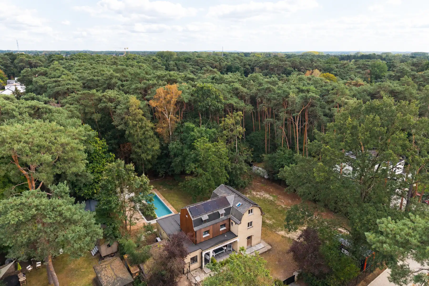 Energiezuinige charmante villa met 4 SLK's, tuin en zwembad foto 2