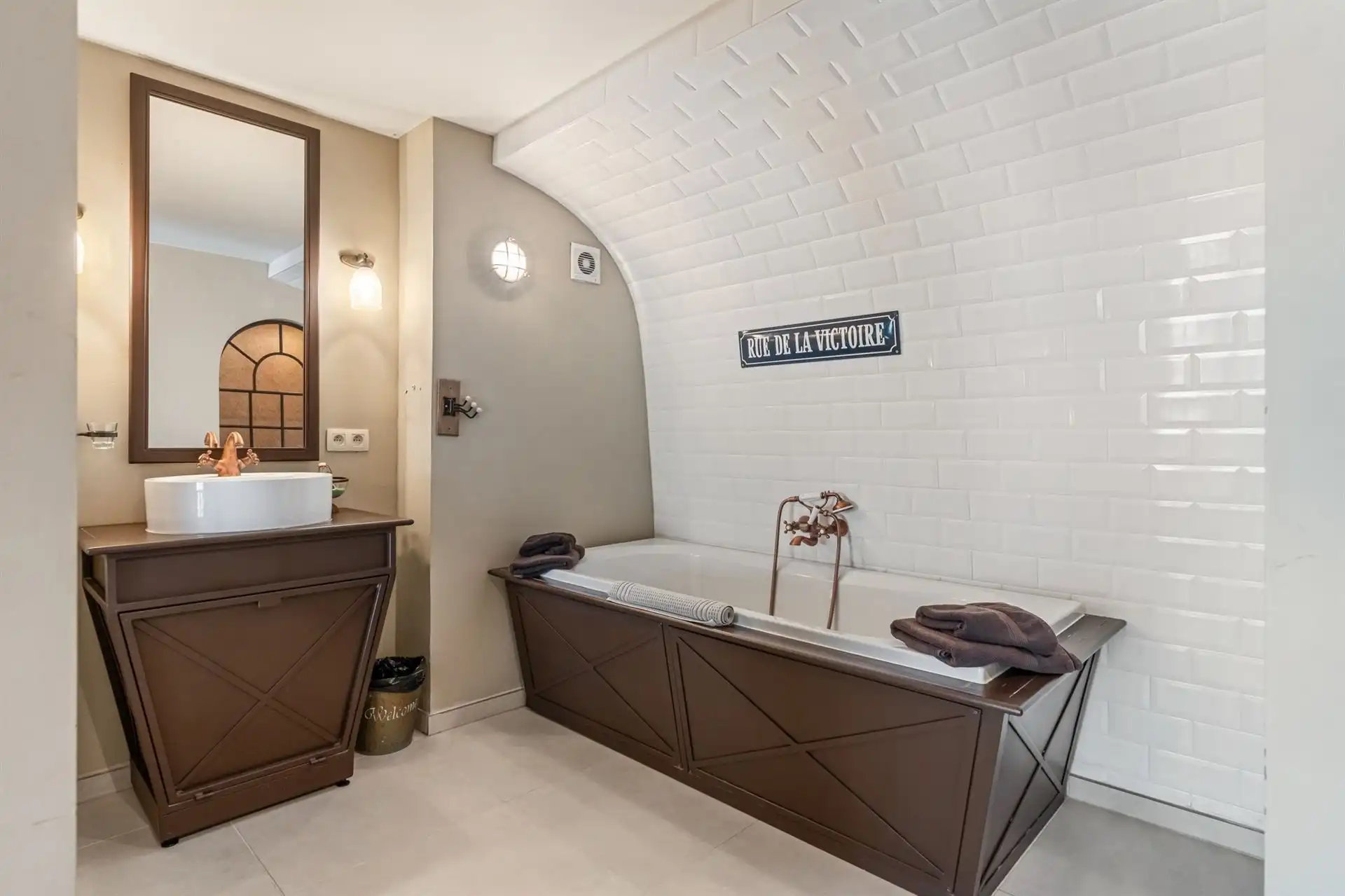 Charmante herenwoning met karakter en diverse woonmogelijkheden. foto 24