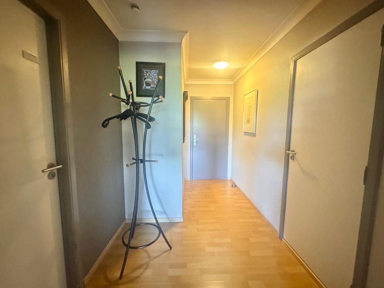Intrekklaar appartement met terras midden in Genk centrum foto 2