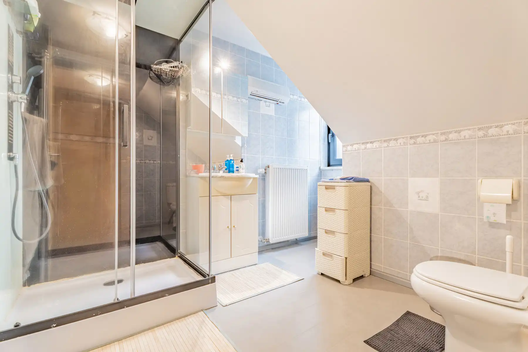 Ruime gezinswoning met 5 slaapkamers. foto 19