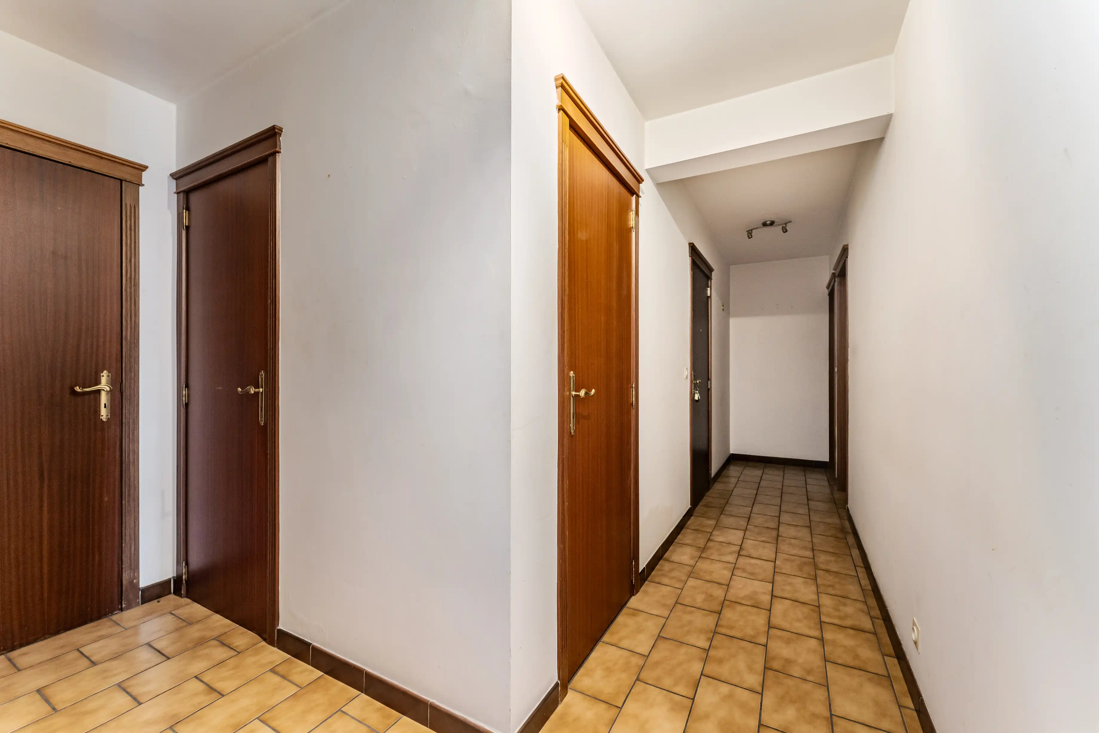 Appartement aan de verlaagde leieboorden! foto 7