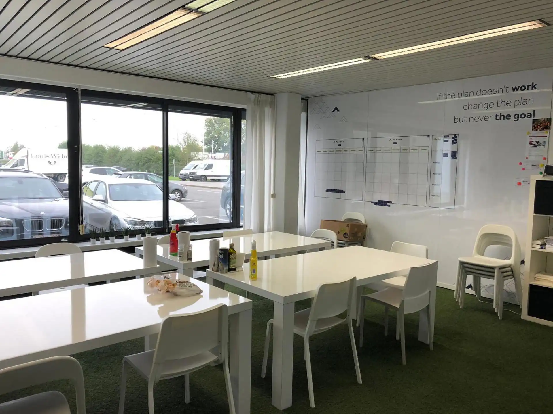 Magazijn 2.963m² met kantoren 569m²  in Temse foto 7