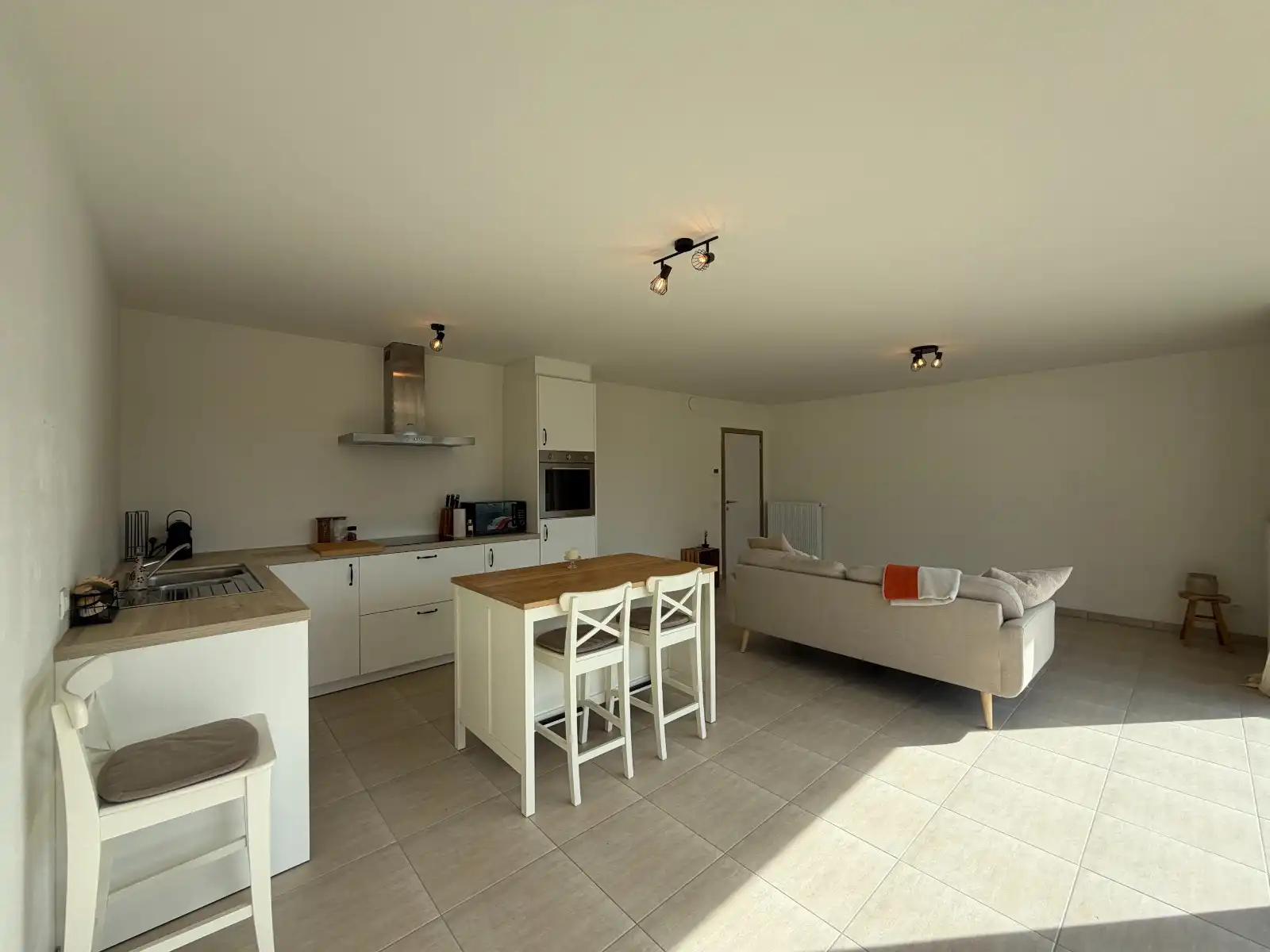 Appartement nabij het centrum van Waregem! foto 4