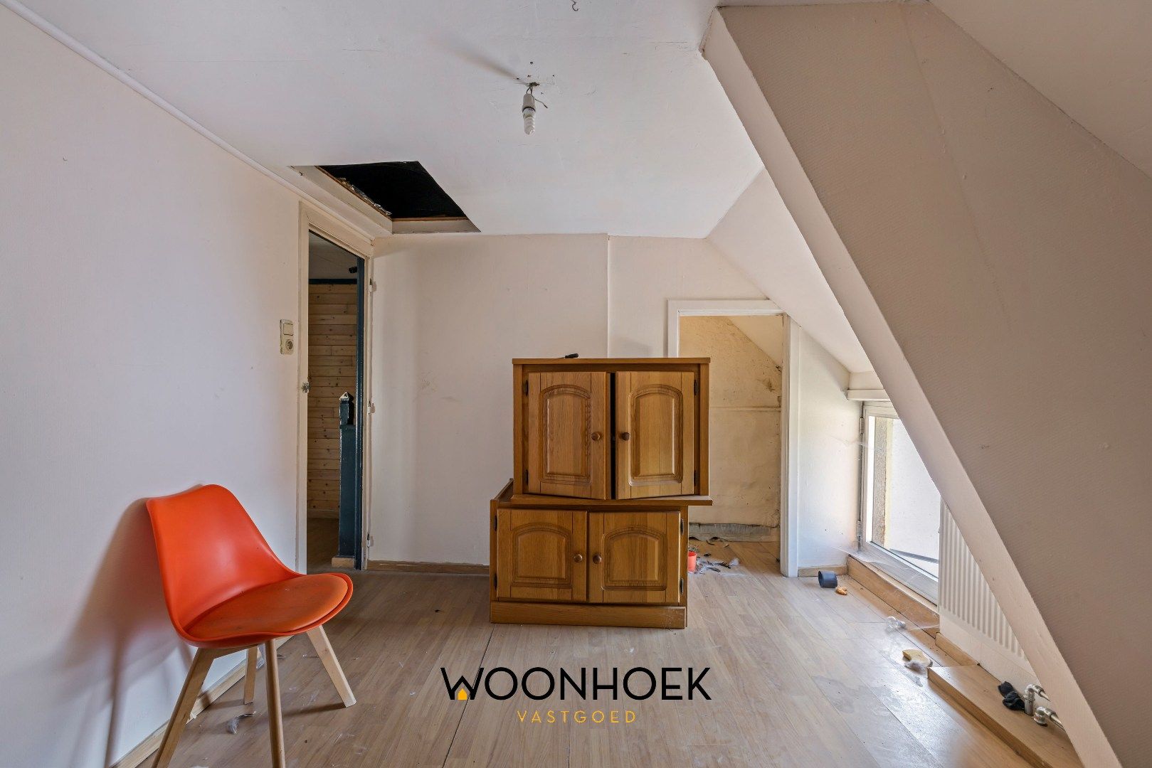 Te renoveren woning in centrum Overmere foto 14