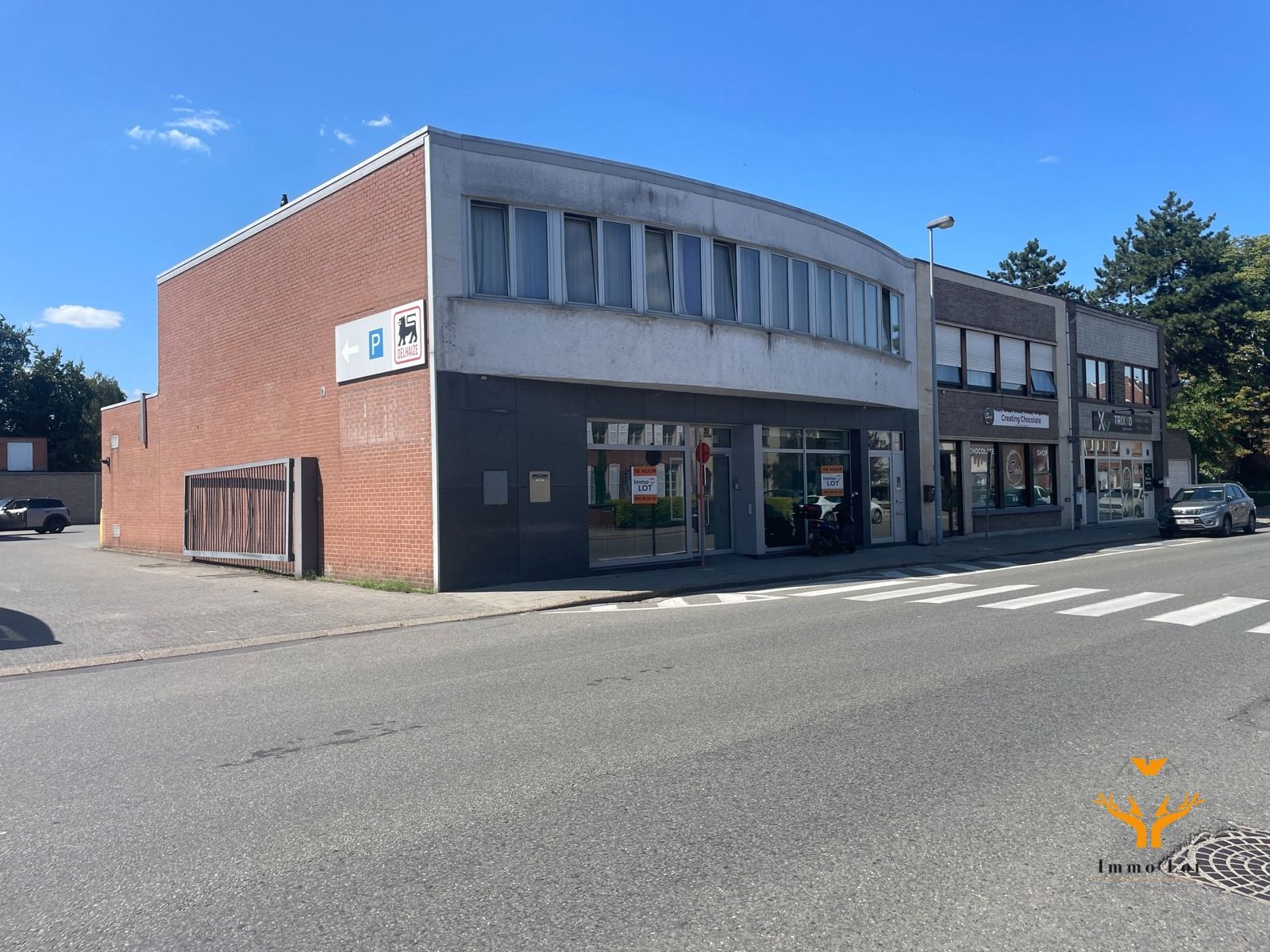 Te huur: handelsruimte van 228m² op toplocatie in Berlare  foto 2