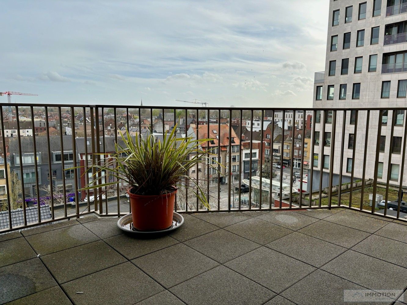 Appartement in de Zilvertorens met 2 slaapkamers, terrassen en uitzicht foto 7