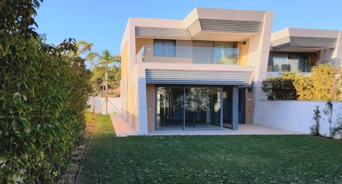 Leef het luxe leven aan de Costa del Sol – halfvrijstaande villa met zeezicht, wellness & topligging in Las Lagunas de Mijas foto 19