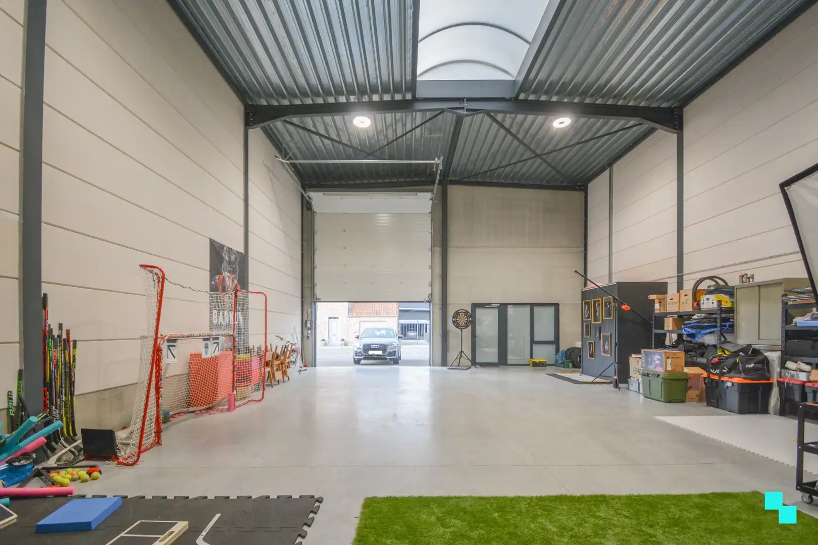 Recente KMO-unit (150m²) met 2 parkeerplaatsen - Izegem foto 3